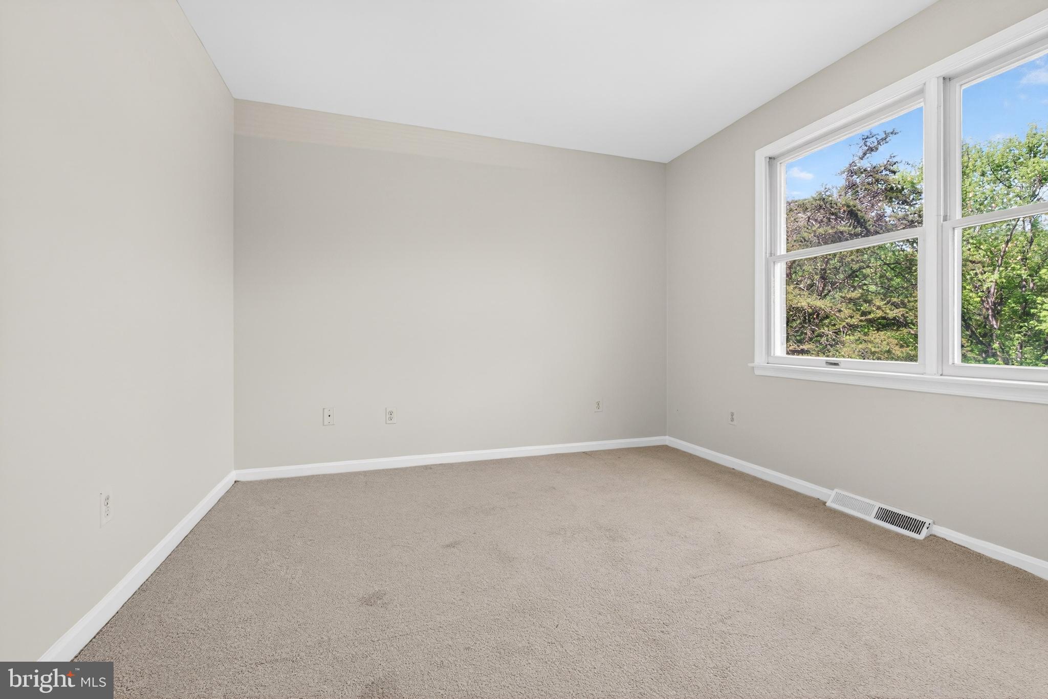 JONATHANS DELIGHT - Residential