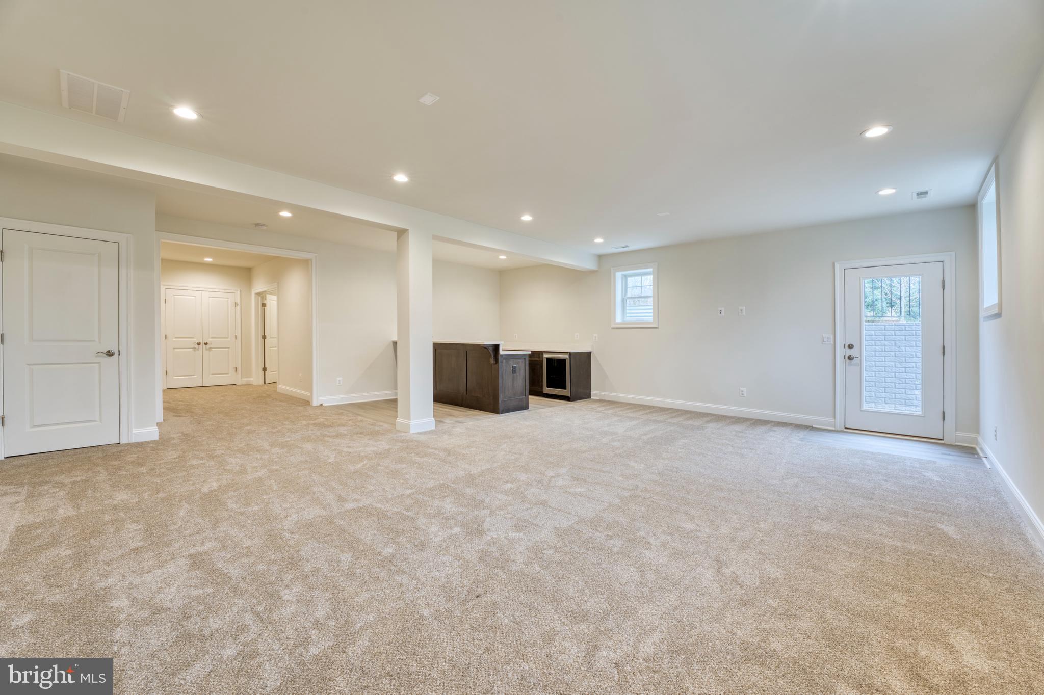 VIENNA WOODS - Residential