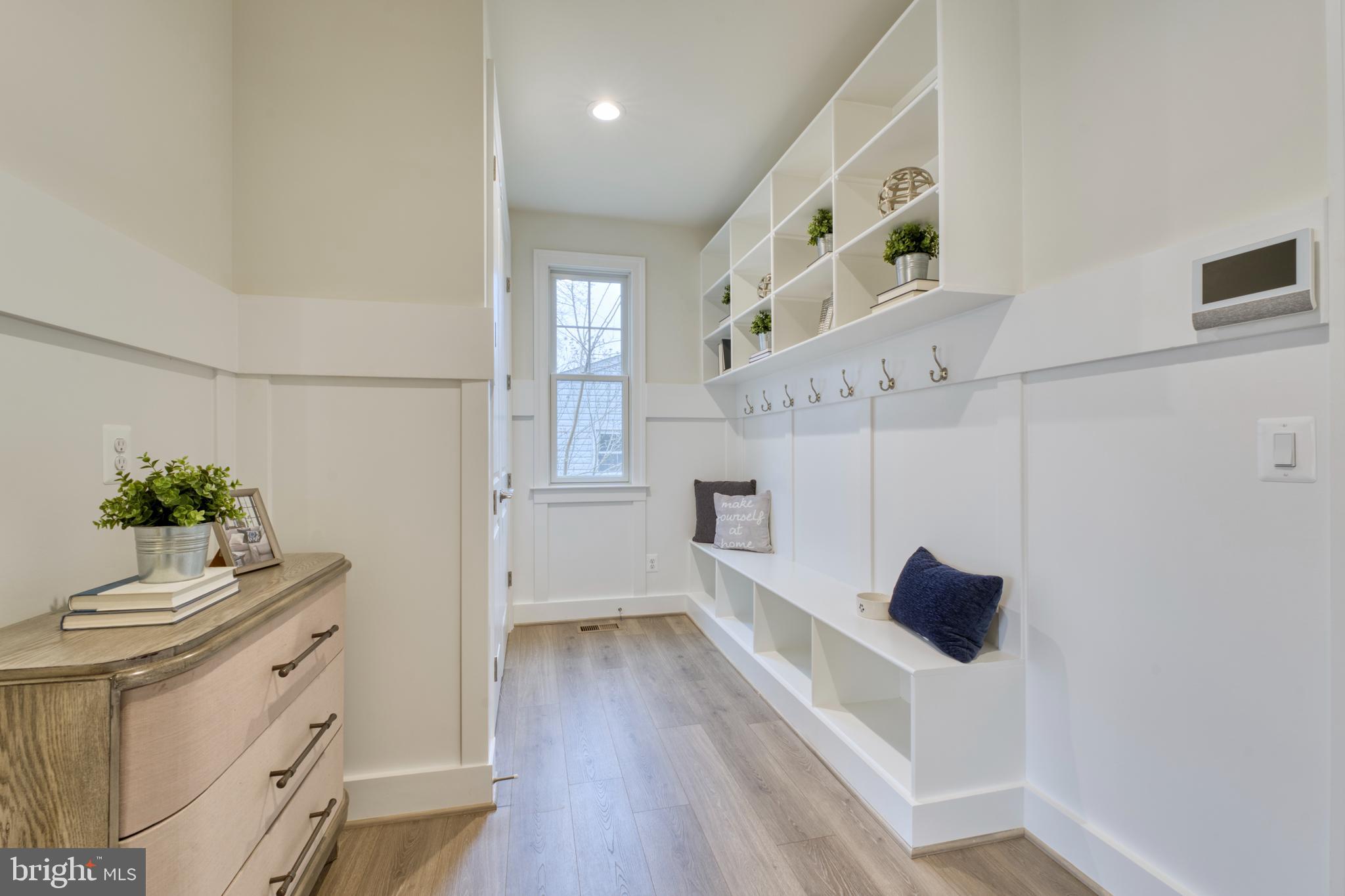 VIENNA WOODS - Residential