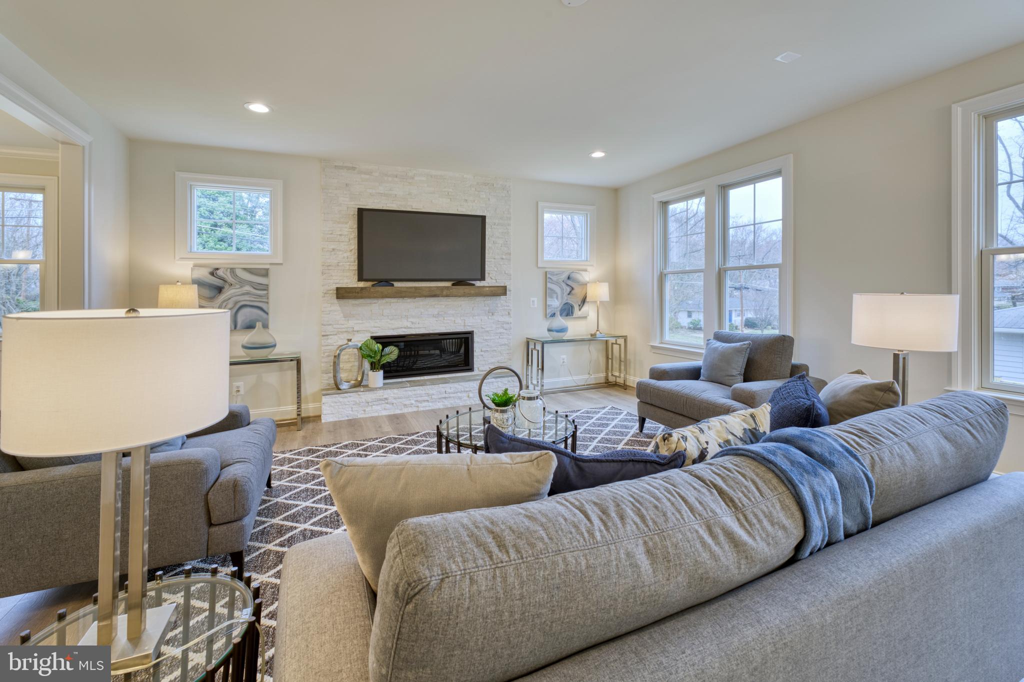 VIENNA WOODS - Residential