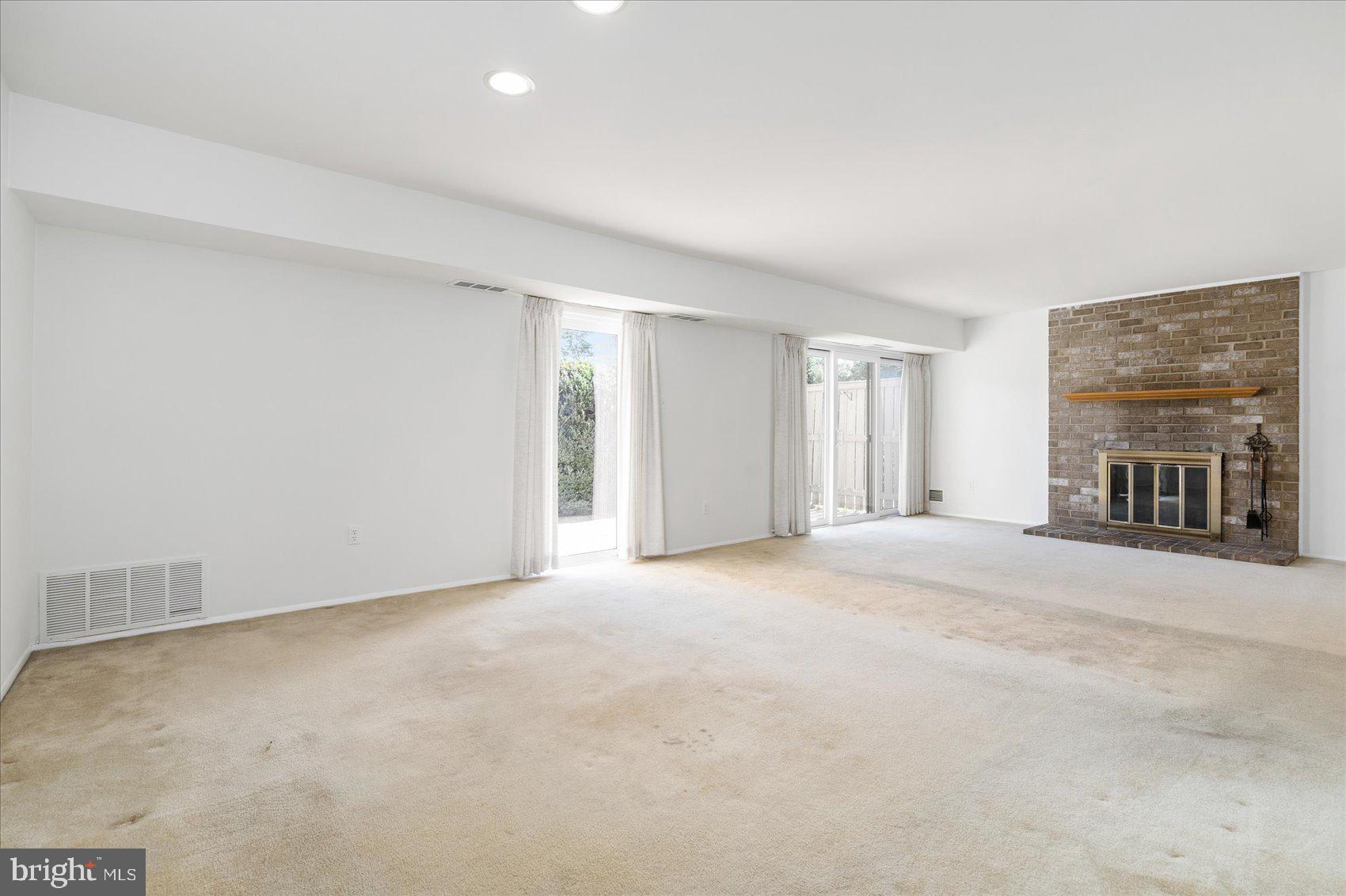 TOPFIELD - Residential