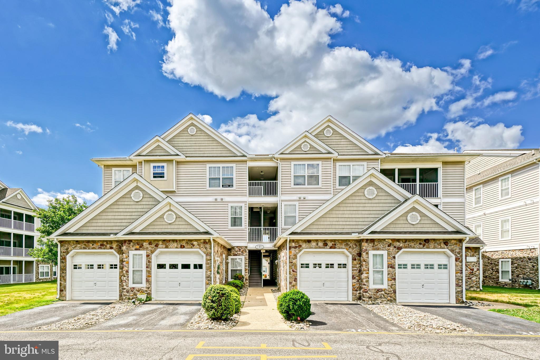 HEARTHSTONE MANOR - Residential