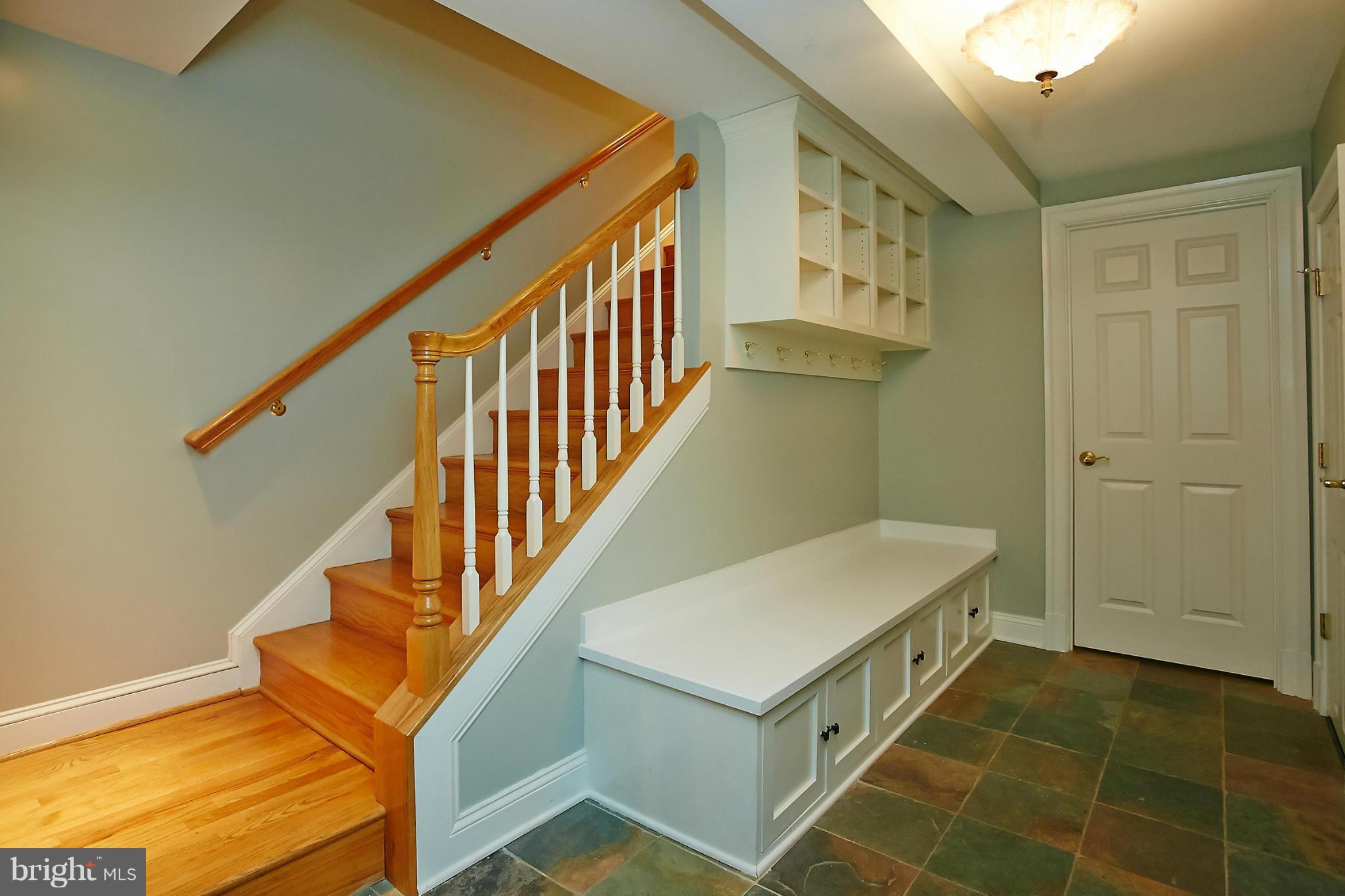 COUNTRY CLUB HILLS - Residential