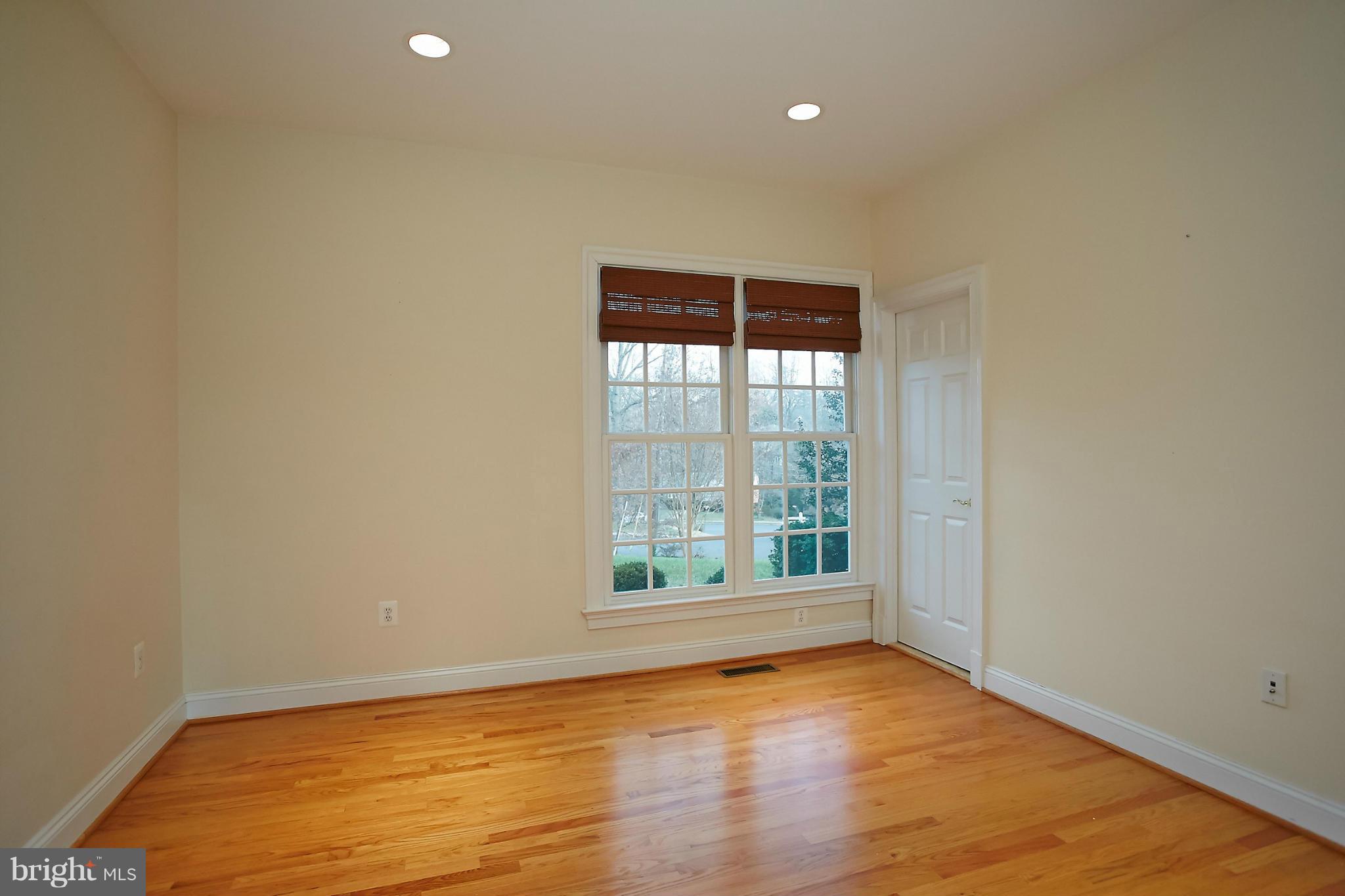 COUNTRY CLUB HILLS - Residential