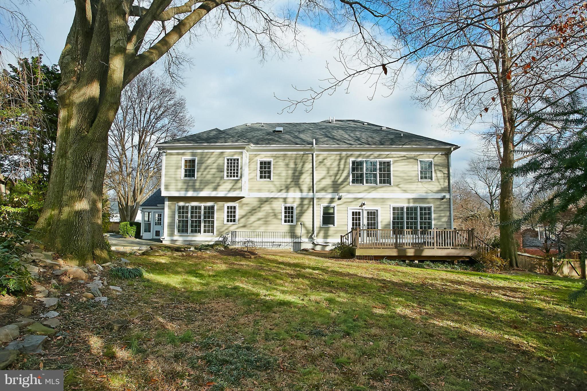 COUNTRY CLUB HILLS - Residential