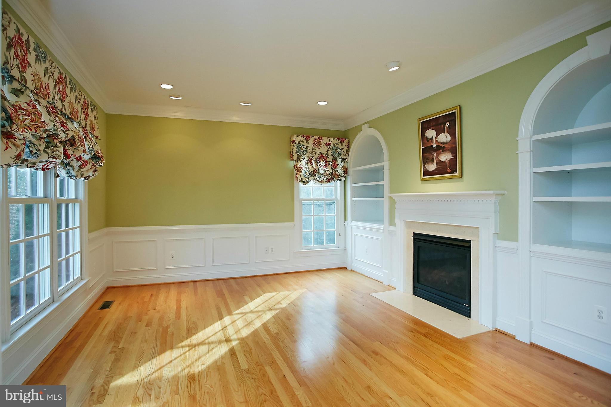 COUNTRY CLUB HILLS - Residential