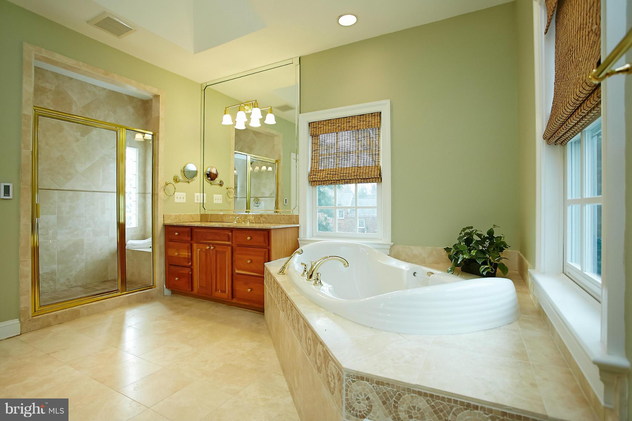 COUNTRY CLUB HILLS - Residential