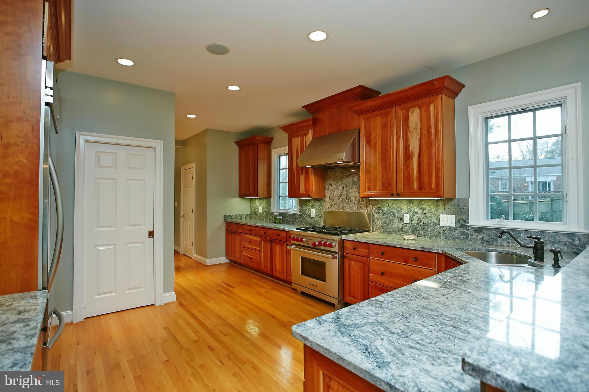 COUNTRY CLUB HILLS - Residential