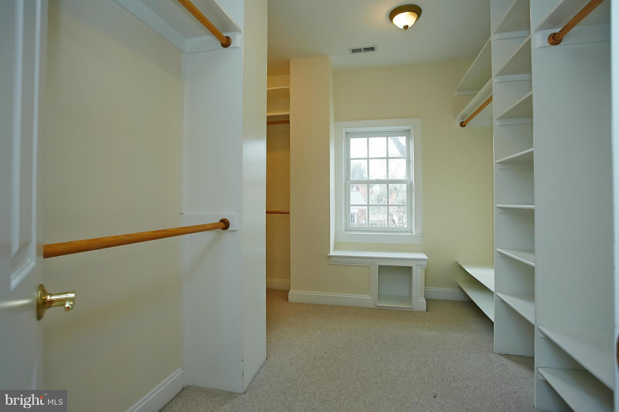 COUNTRY CLUB HILLS - Residential