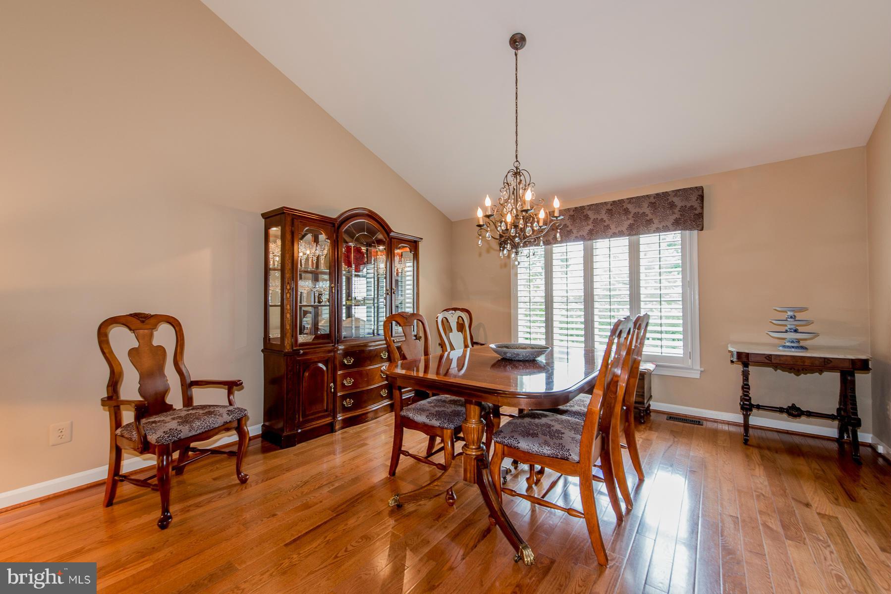 MCKENZIE MEADOWS - Residential