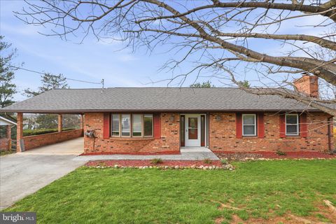 Homes For Sale - 20 Gloucester Road<br/> Warren County, FRONT ROYAL, VA 22630