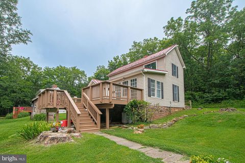 8270 ROGUES ROAD CATLETT VA 20119