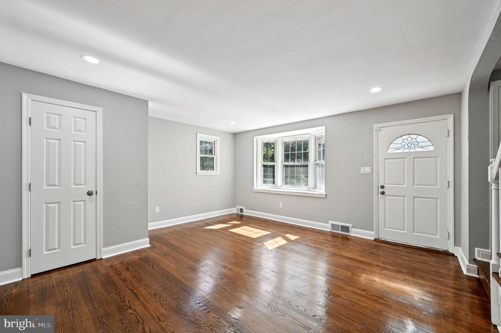 WEST HILLS - Residential