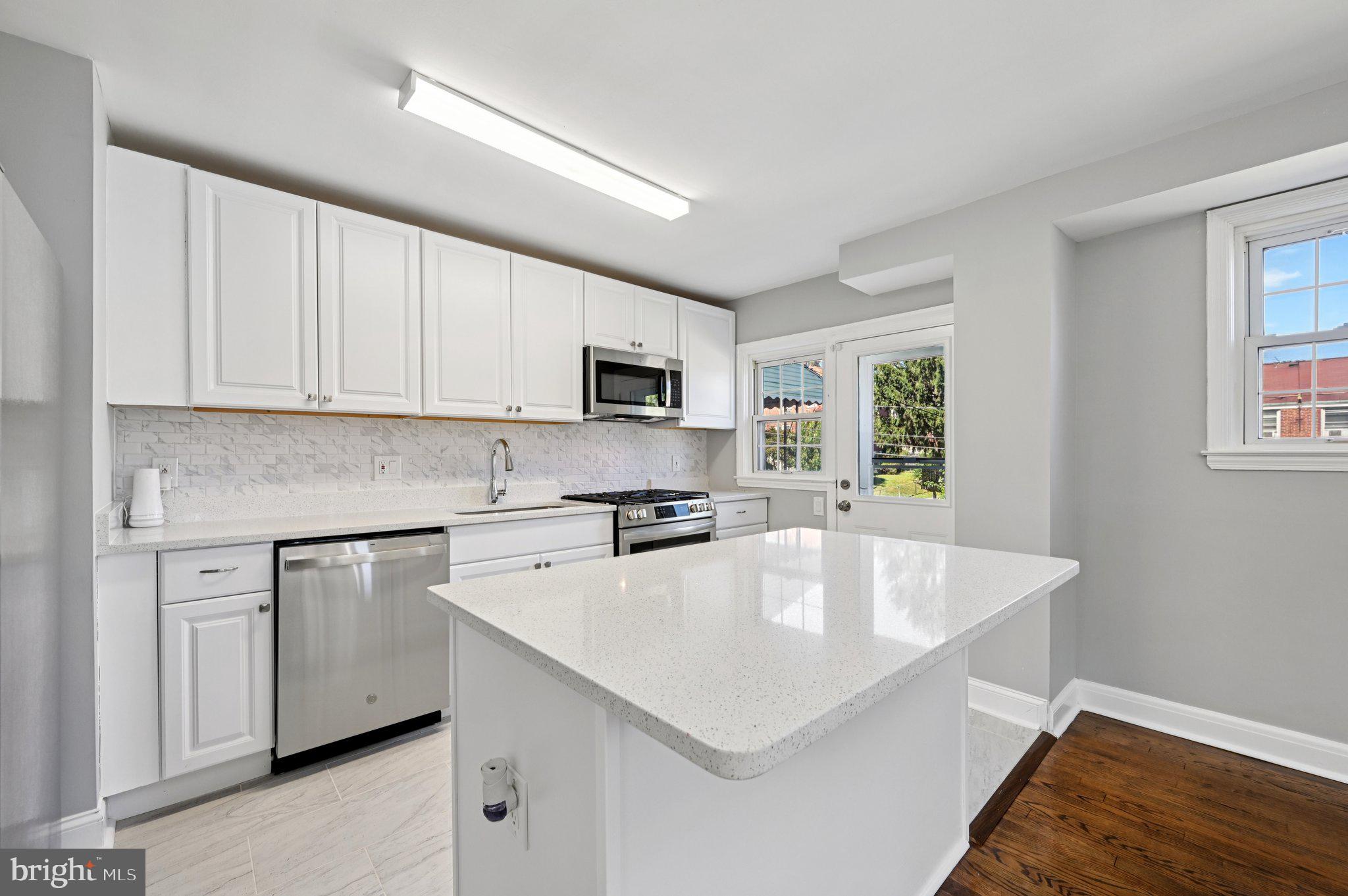 WEST HILLS - Residential