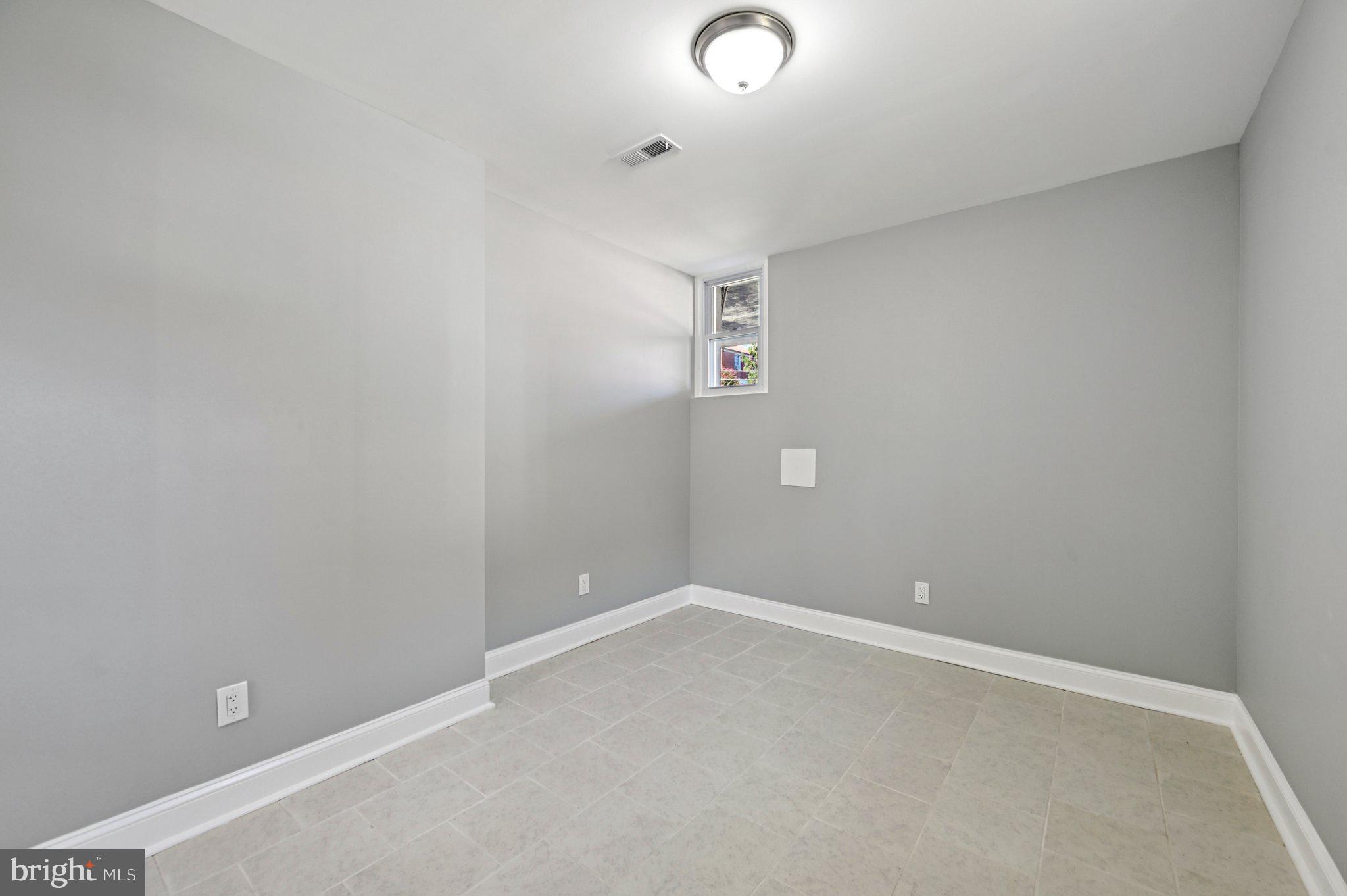 WEST HILLS - Residential