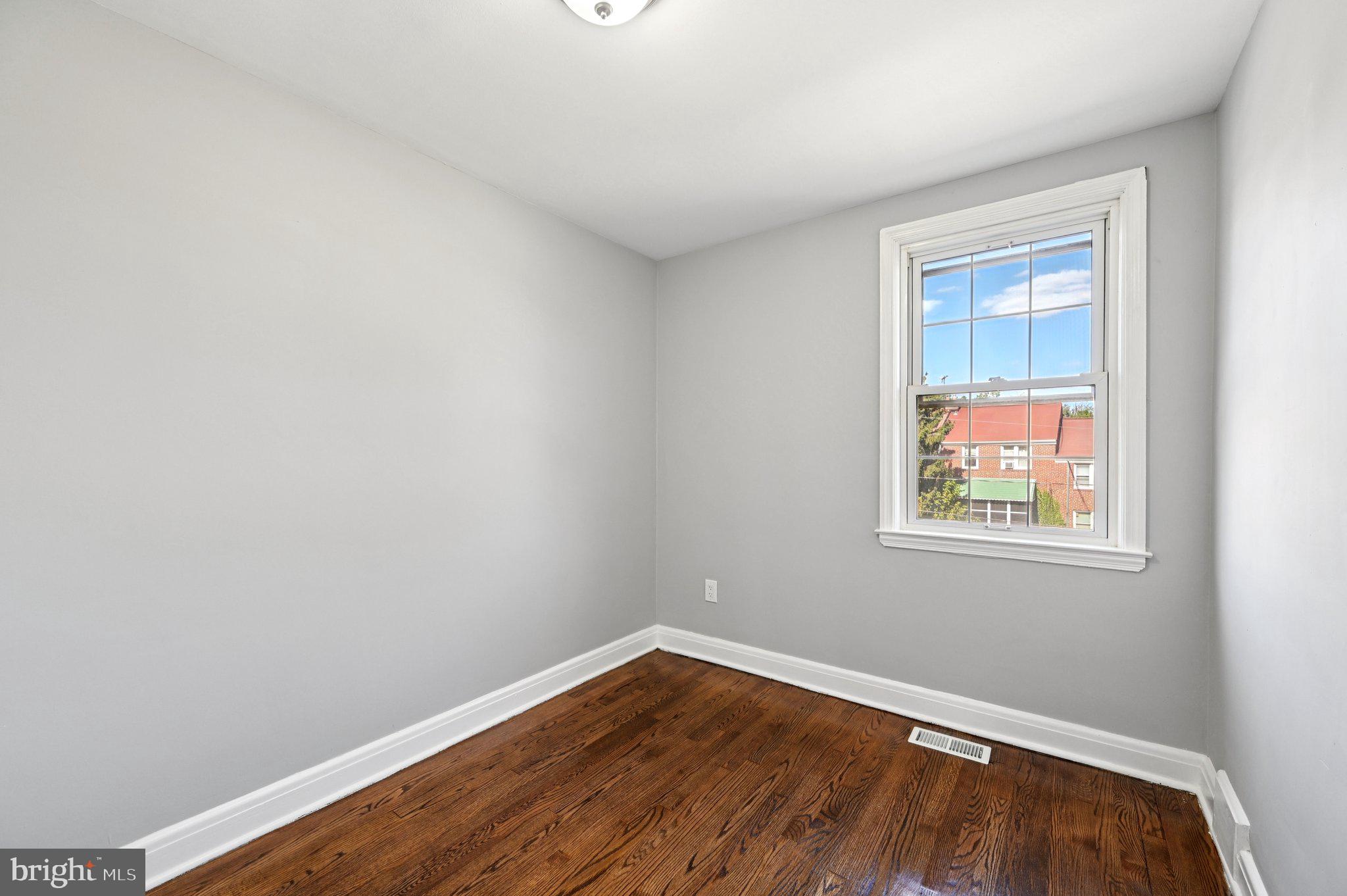 WEST HILLS - Residential