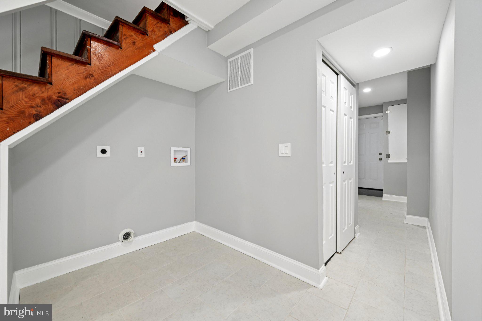 WEST HILLS - Residential