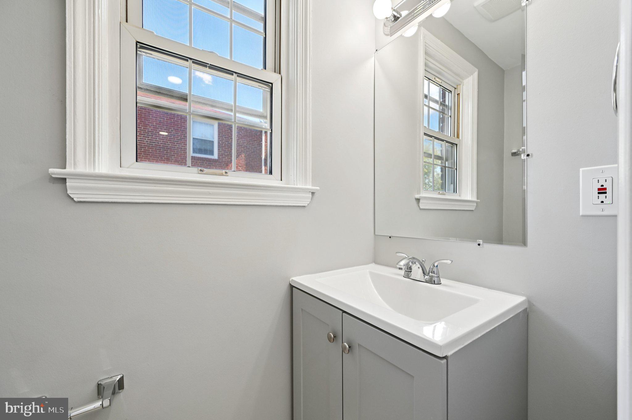 WEST HILLS - Residential