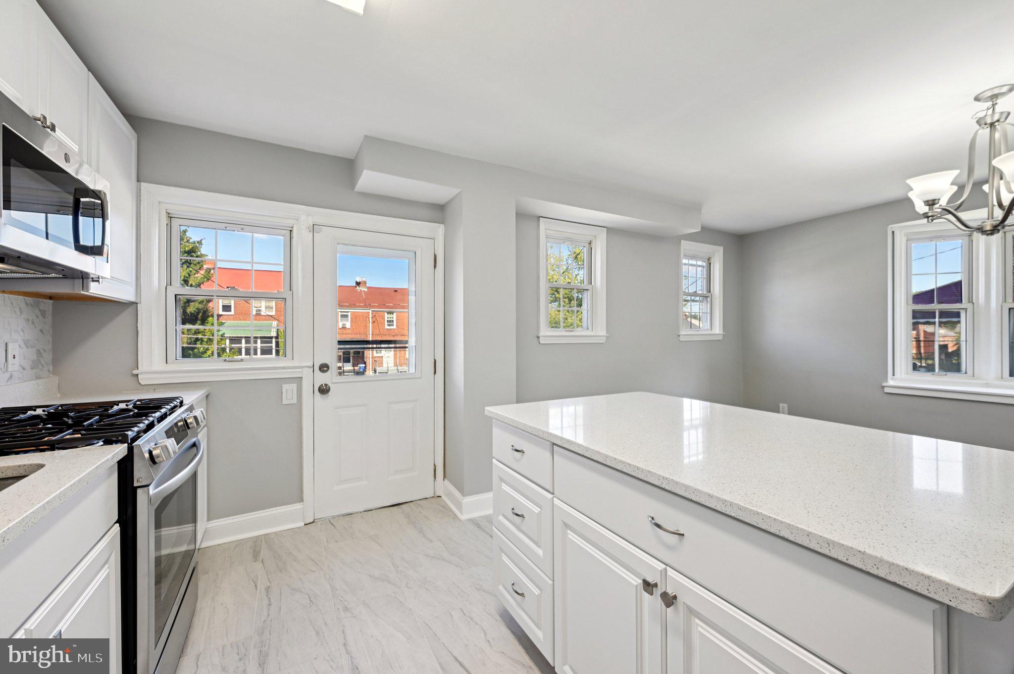 WEST HILLS - Residential