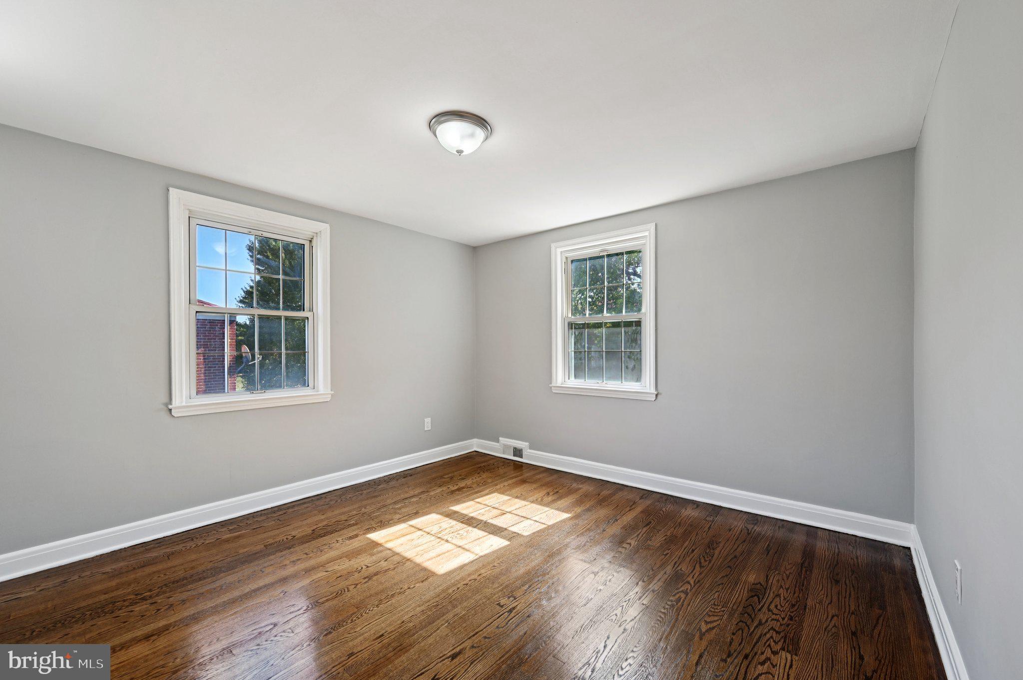 WEST HILLS - Residential