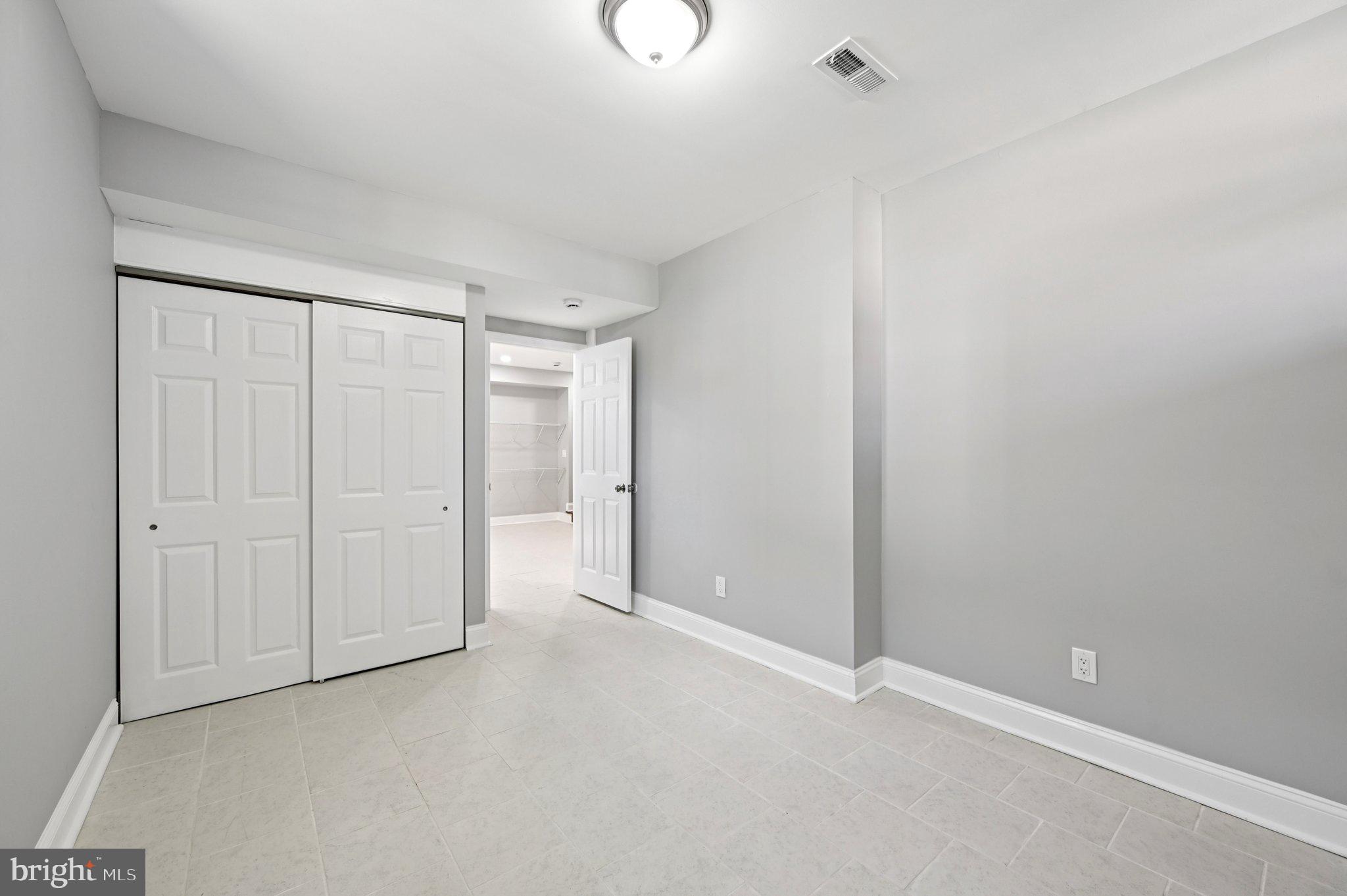 WEST HILLS - Residential