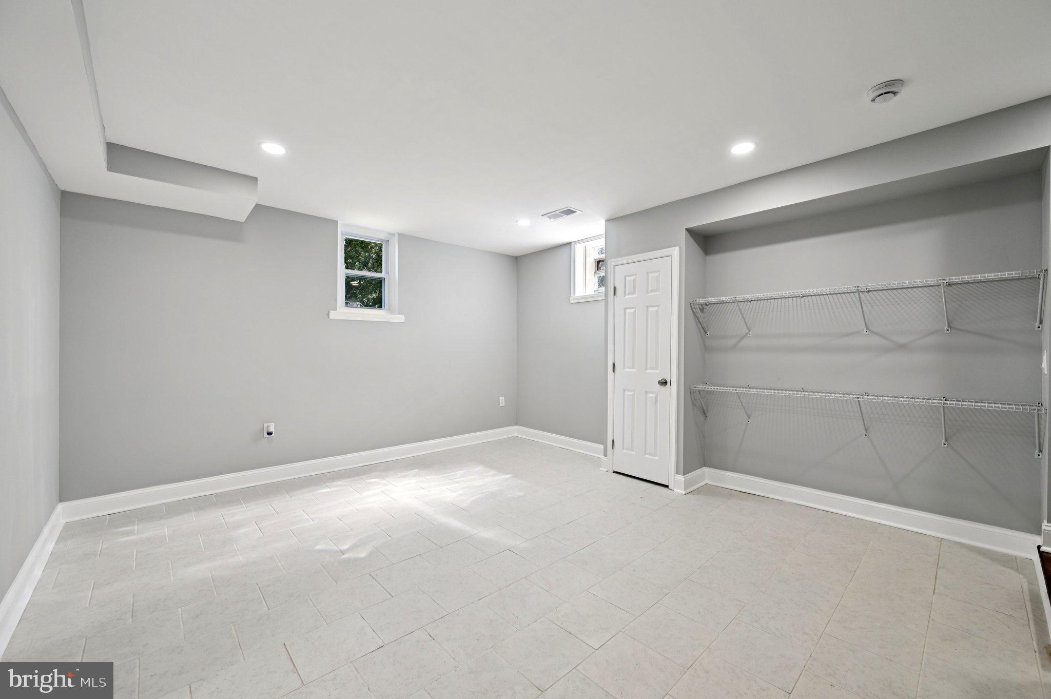 WEST HILLS - Residential