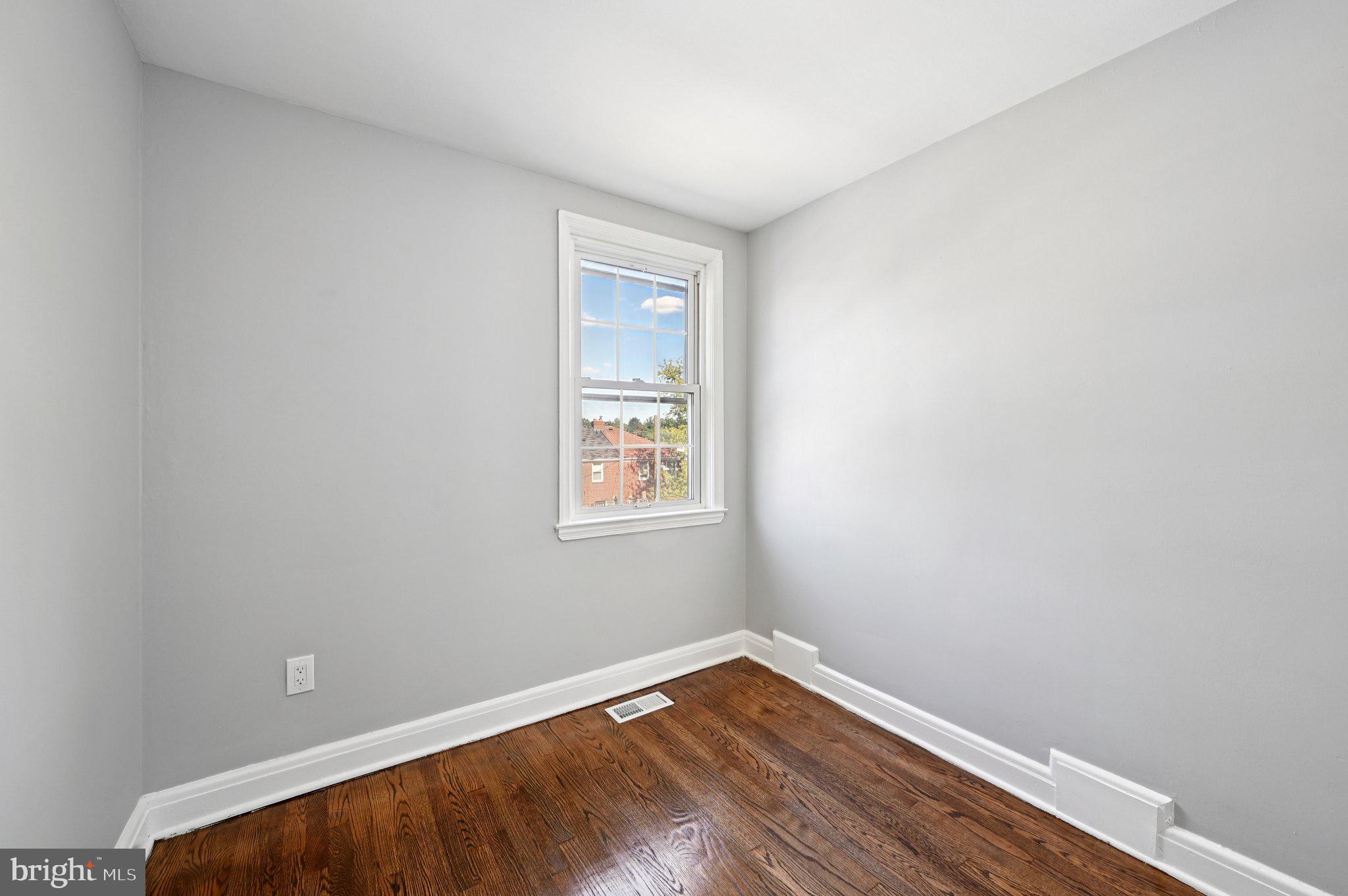 WEST HILLS - Residential