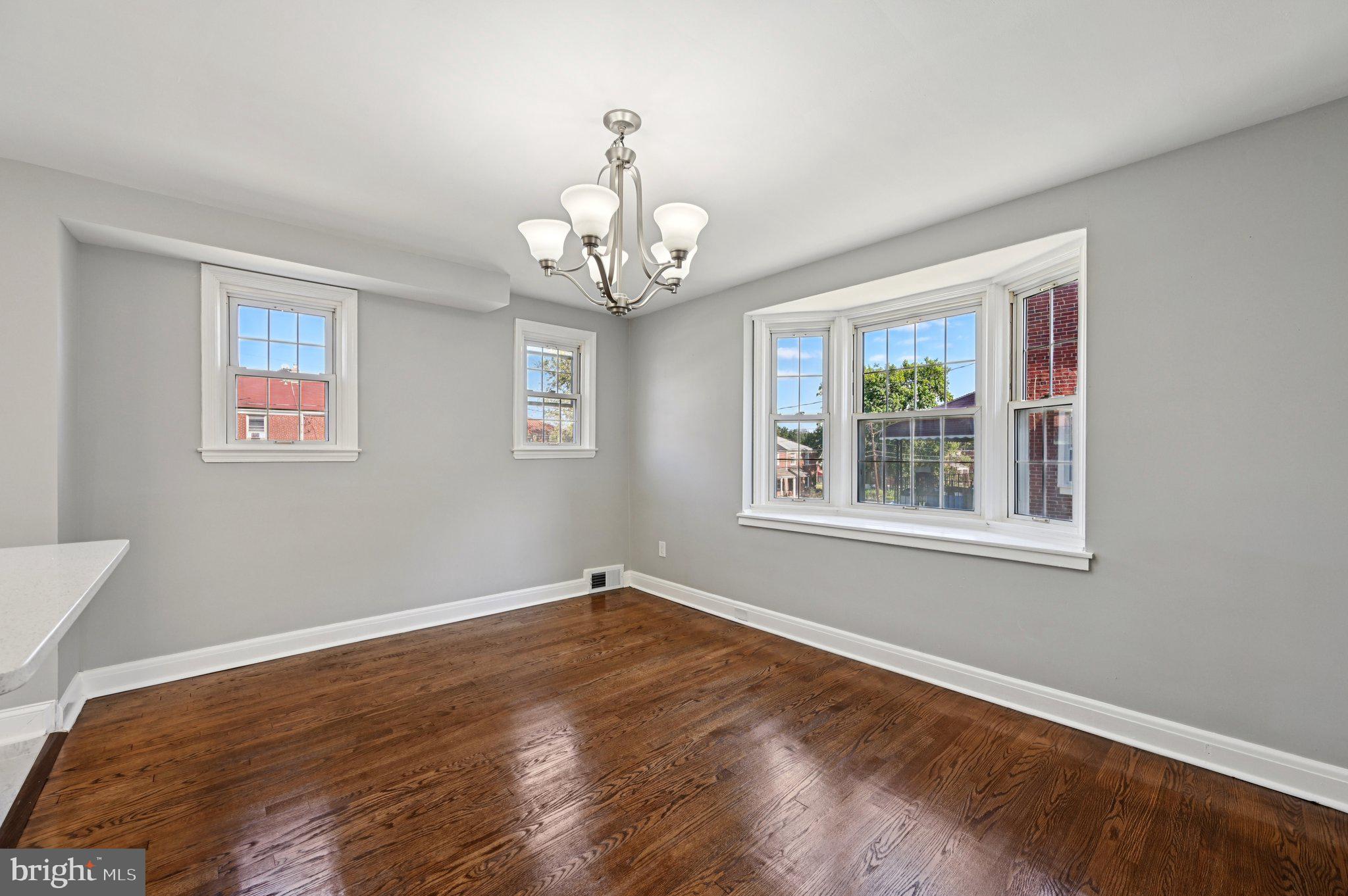 WEST HILLS - Residential