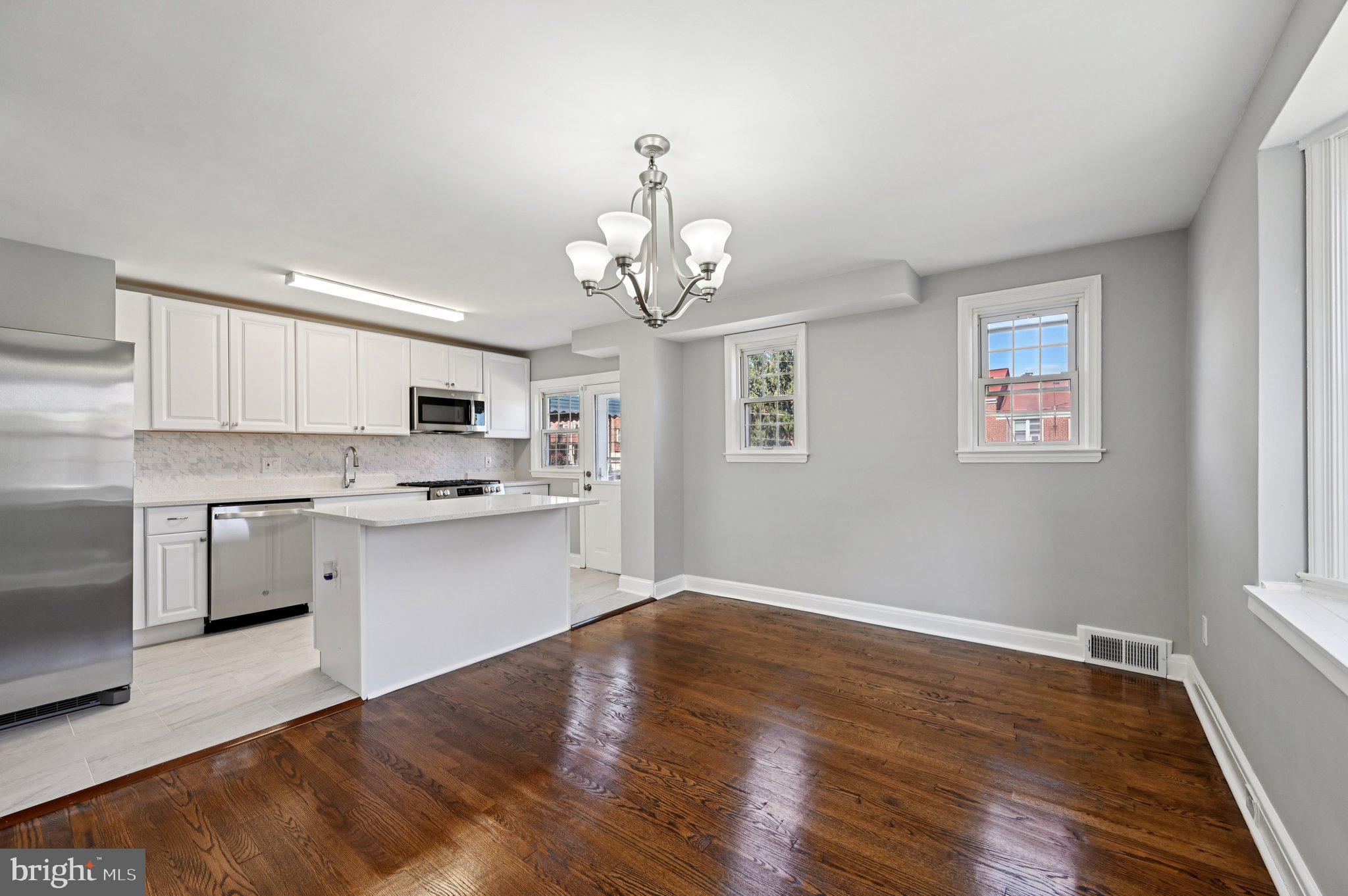 WEST HILLS - Residential