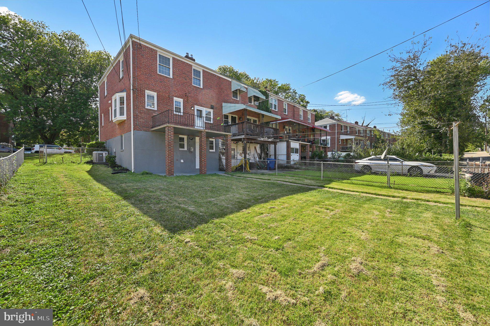 WEST HILLS - Residential