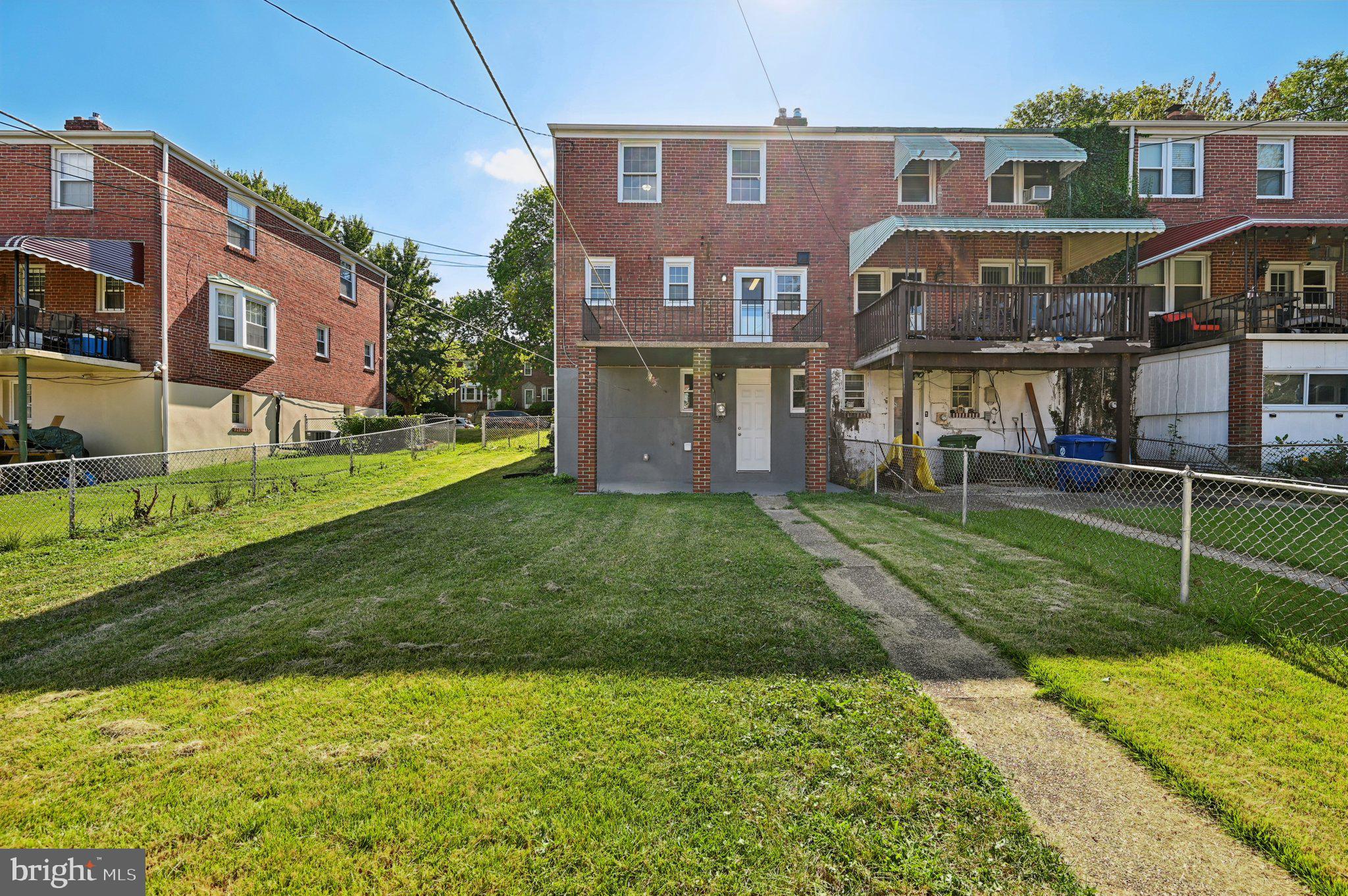 WEST HILLS - Residential