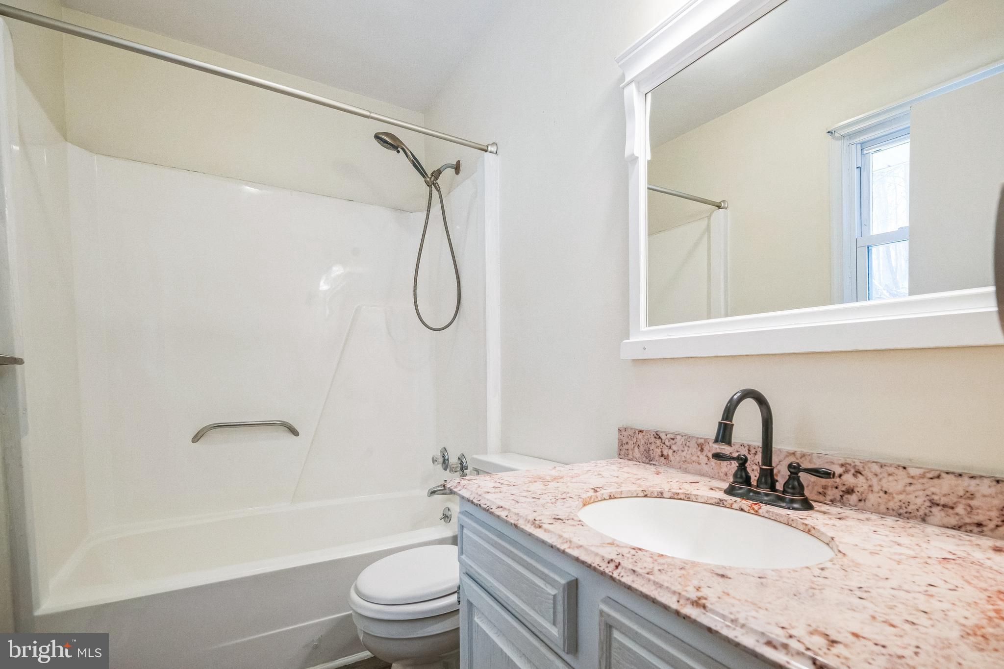 COLONIAL PARK - Residential