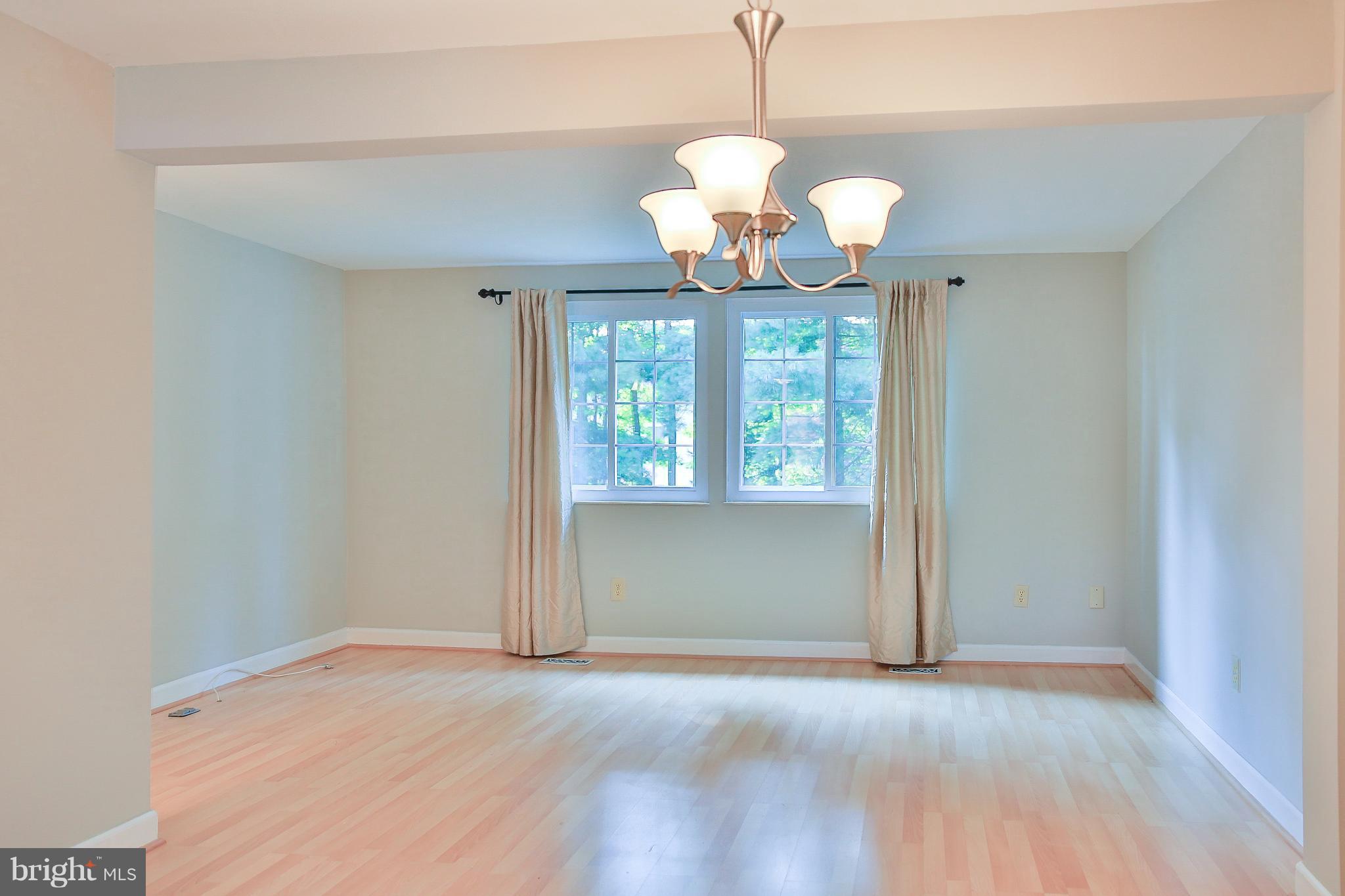 D EVEREUX WEST - Residential