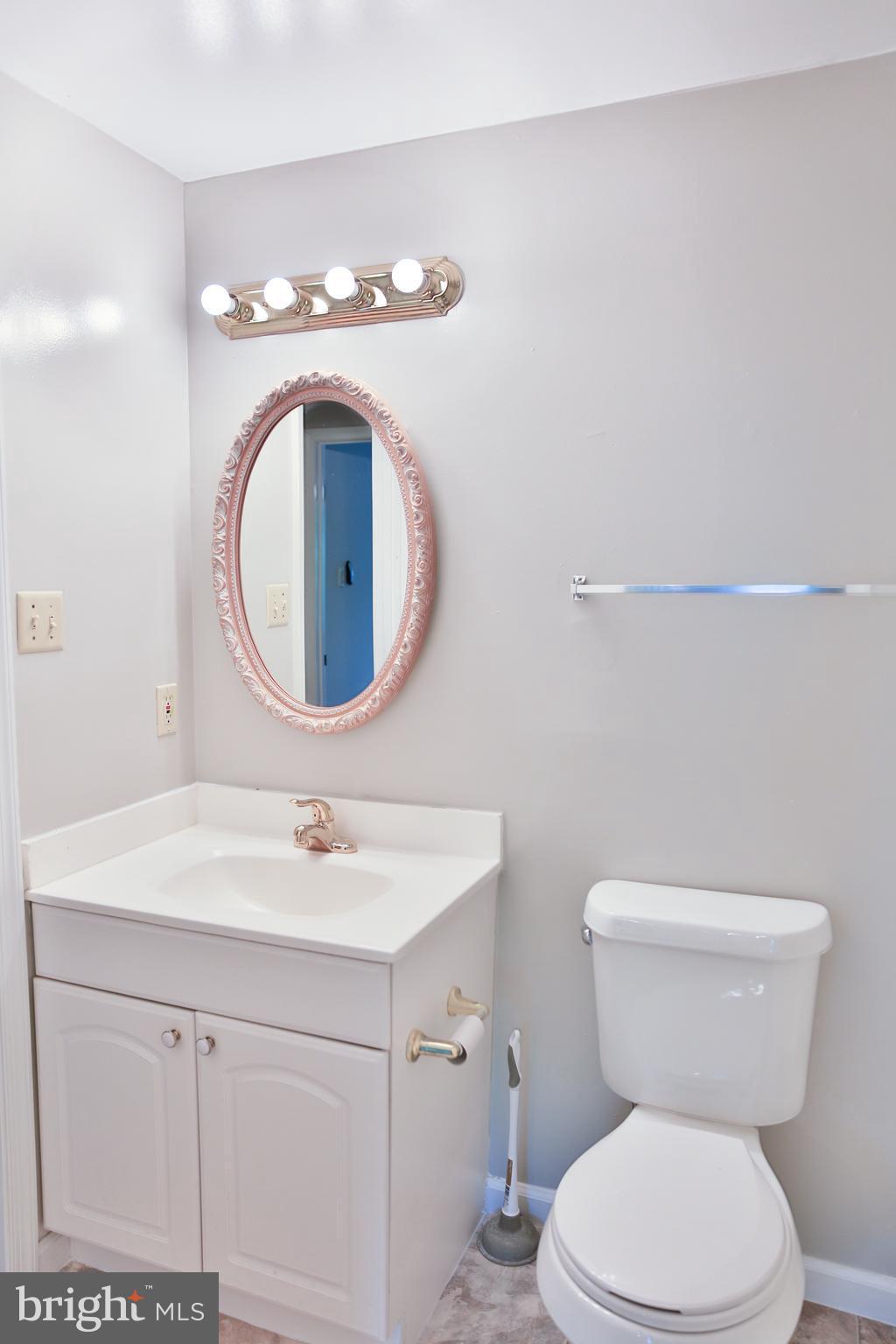 D EVEREUX WEST - Residential