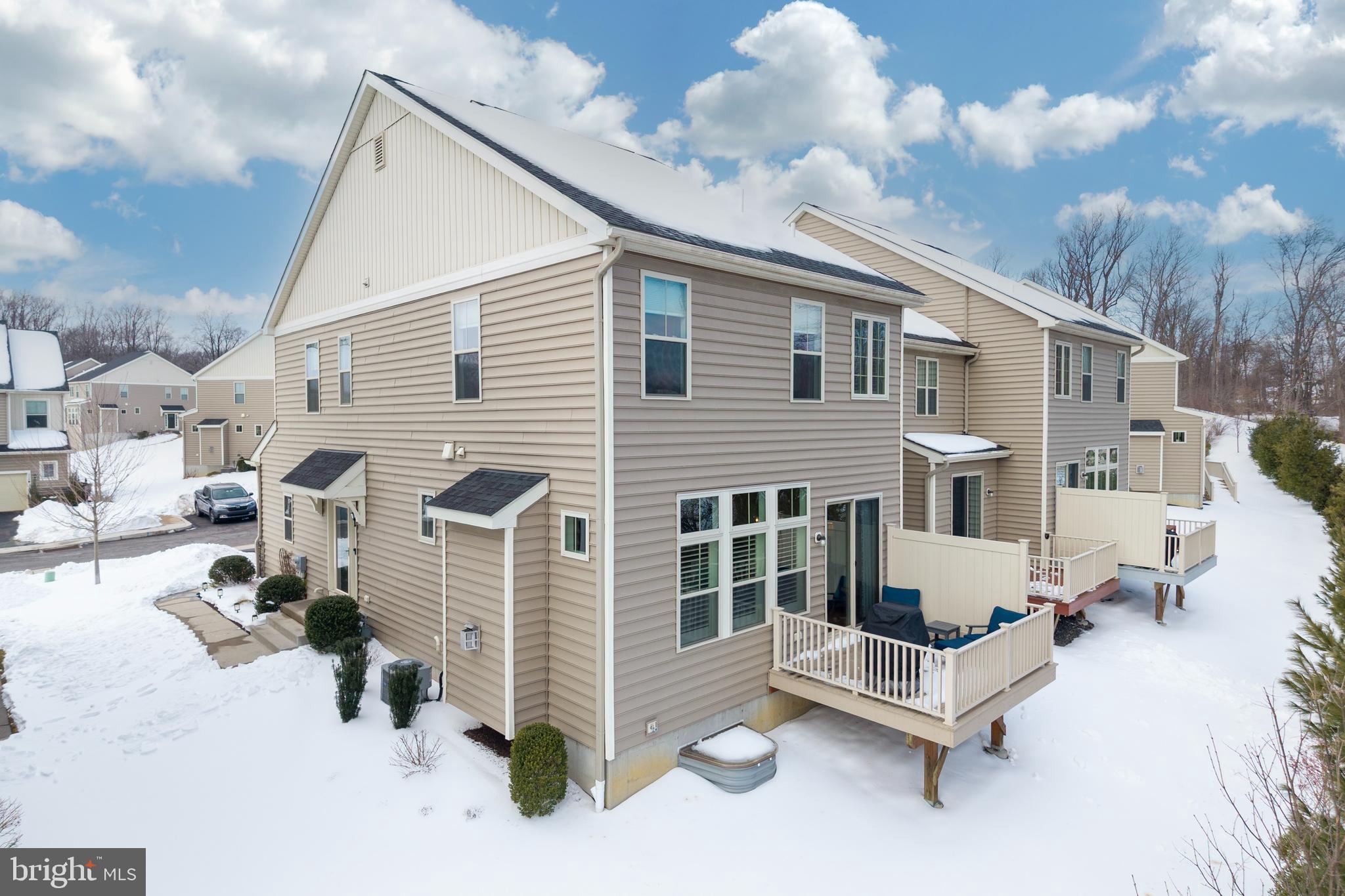 PEMBERTON - Residential