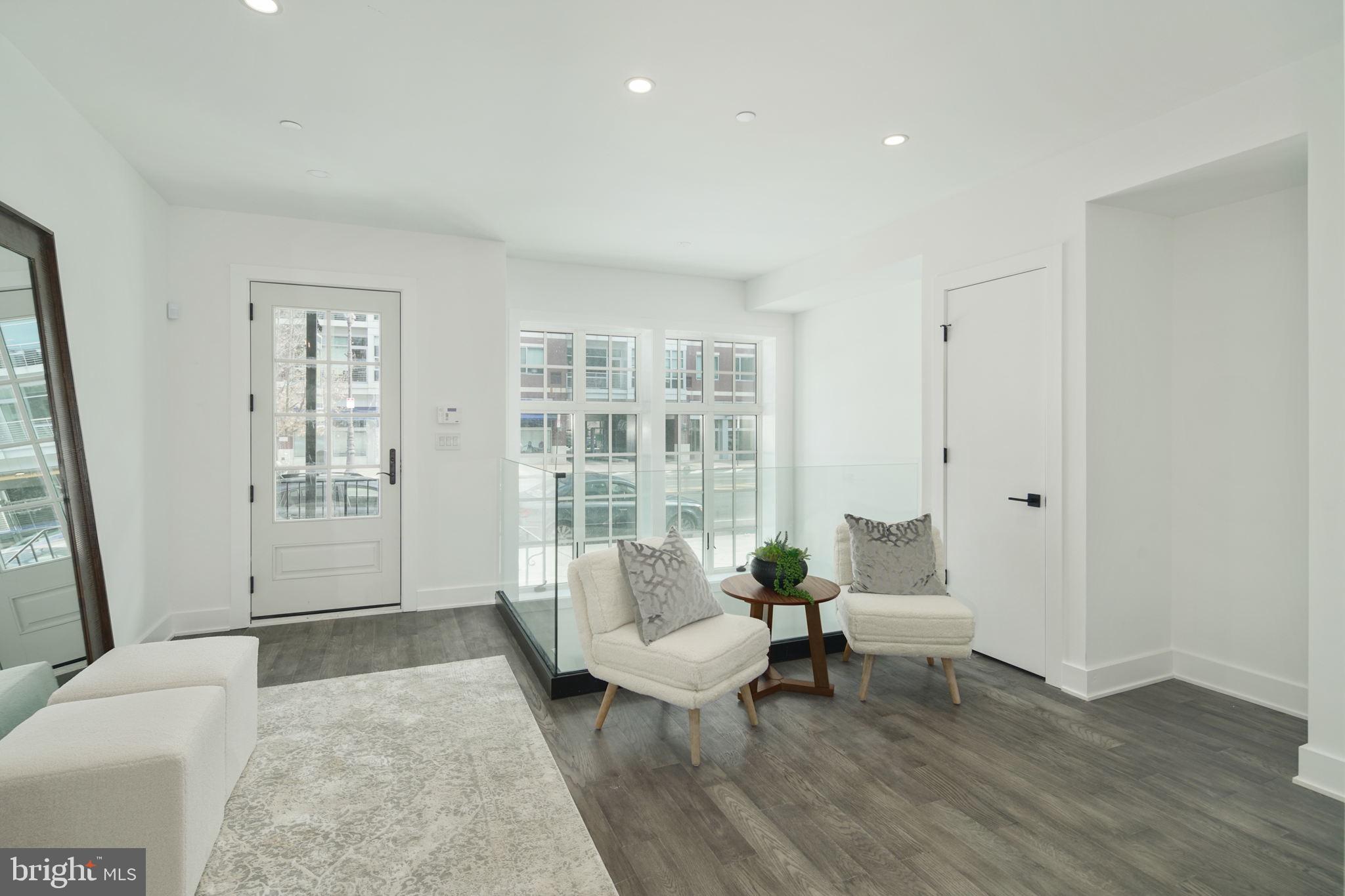 GRADUATE HOSPITAL - Residential