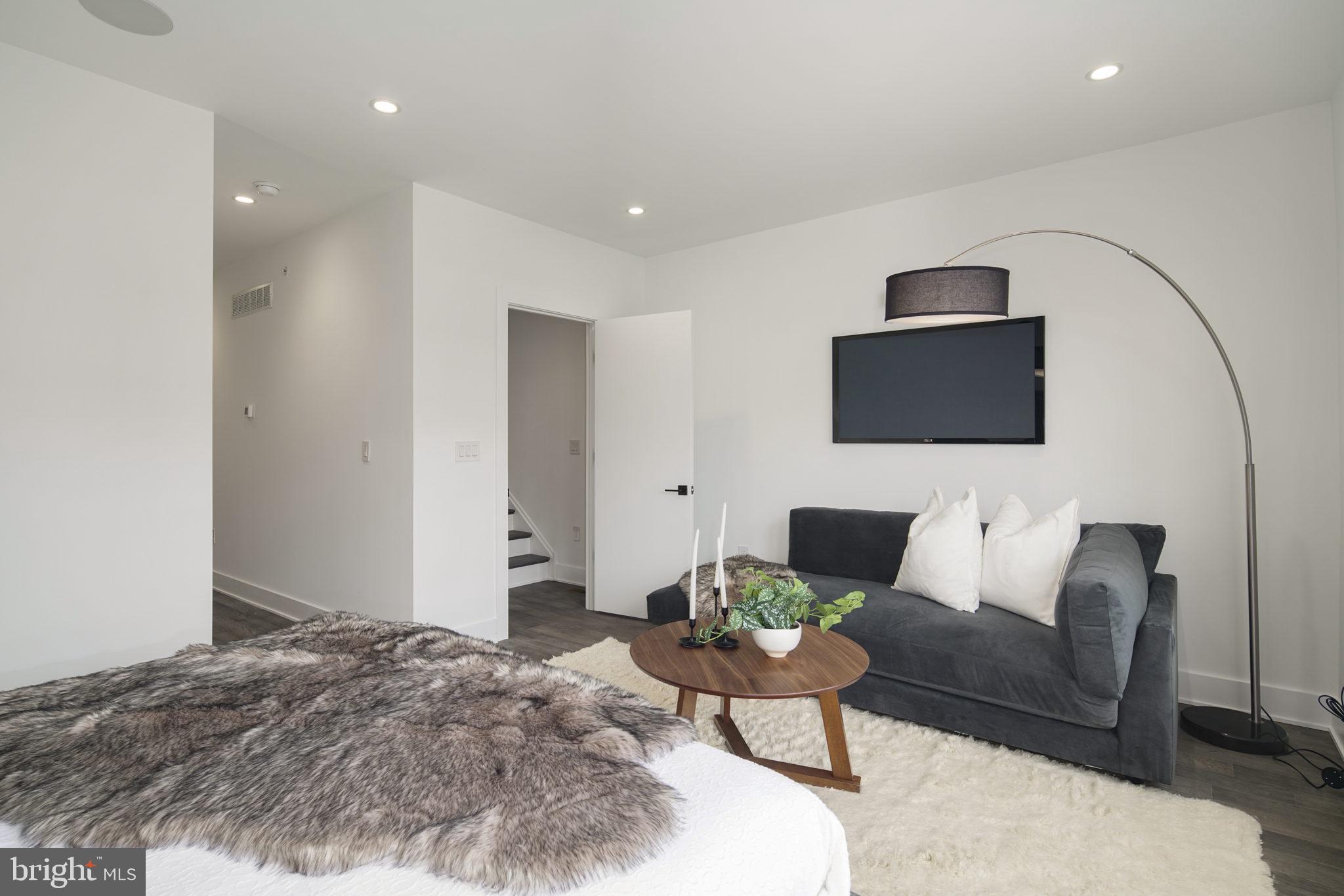 GRADUATE HOSPITAL - Residential