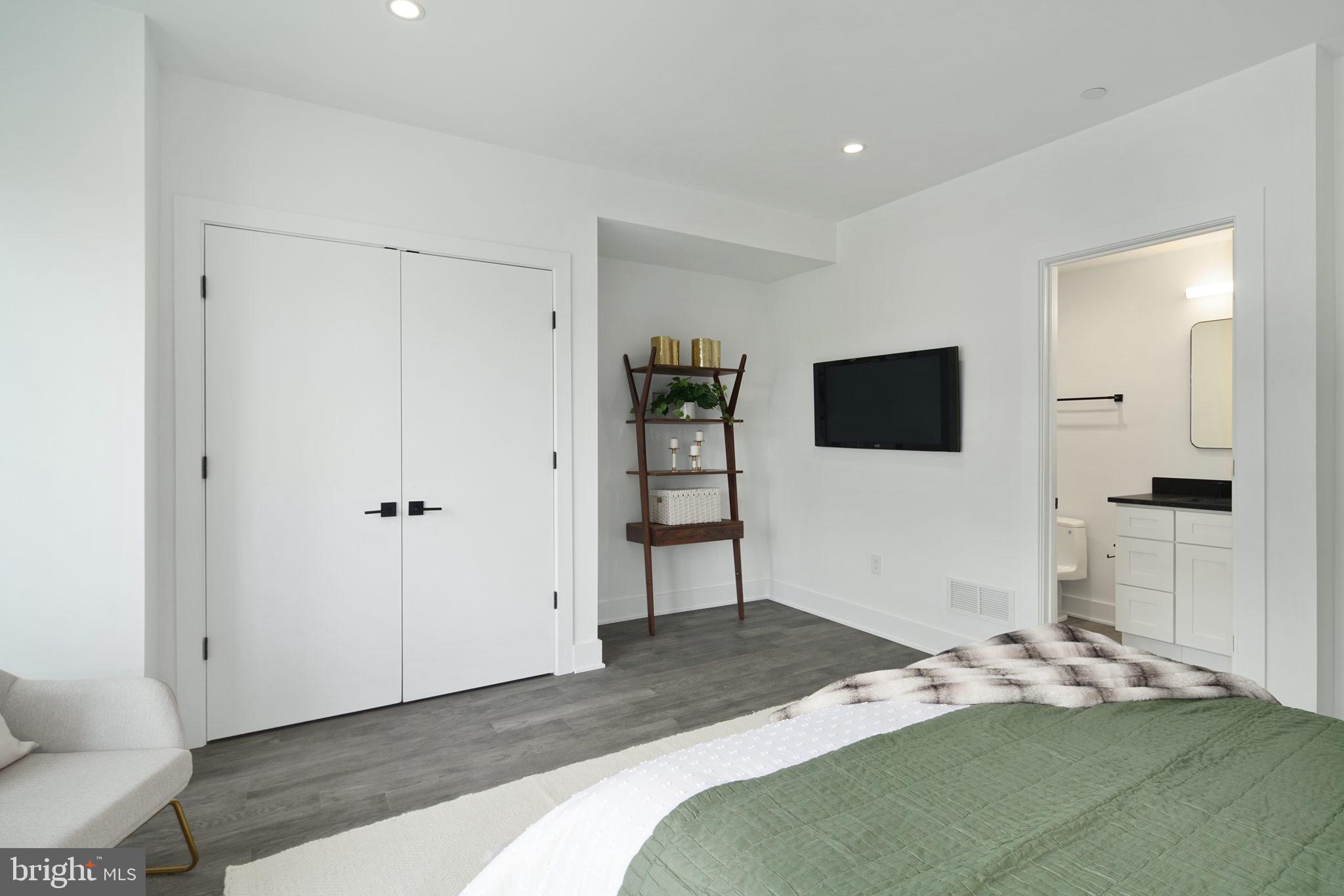 GRADUATE HOSPITAL - Residential