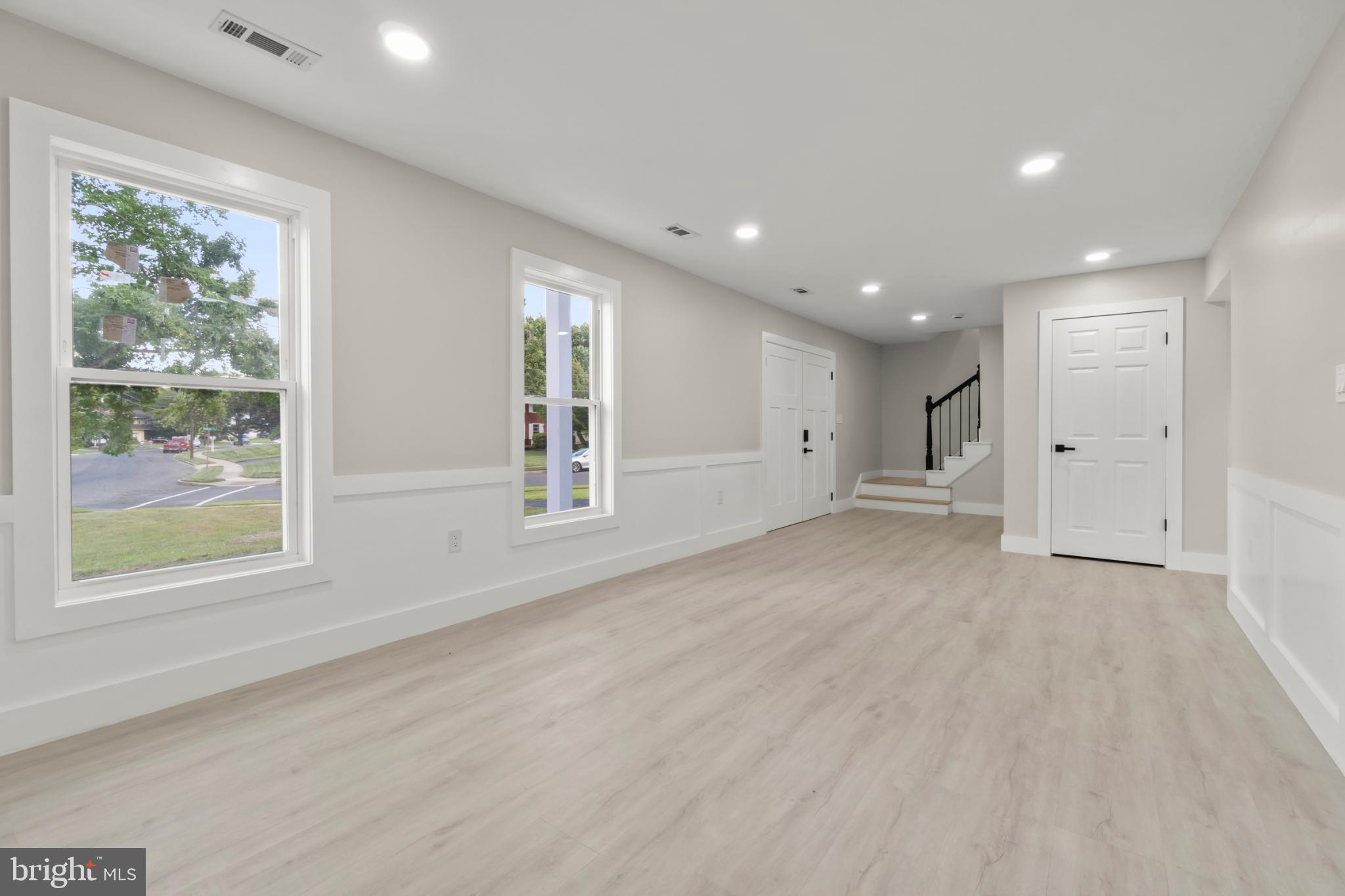 319 MIMOSA DRIVE