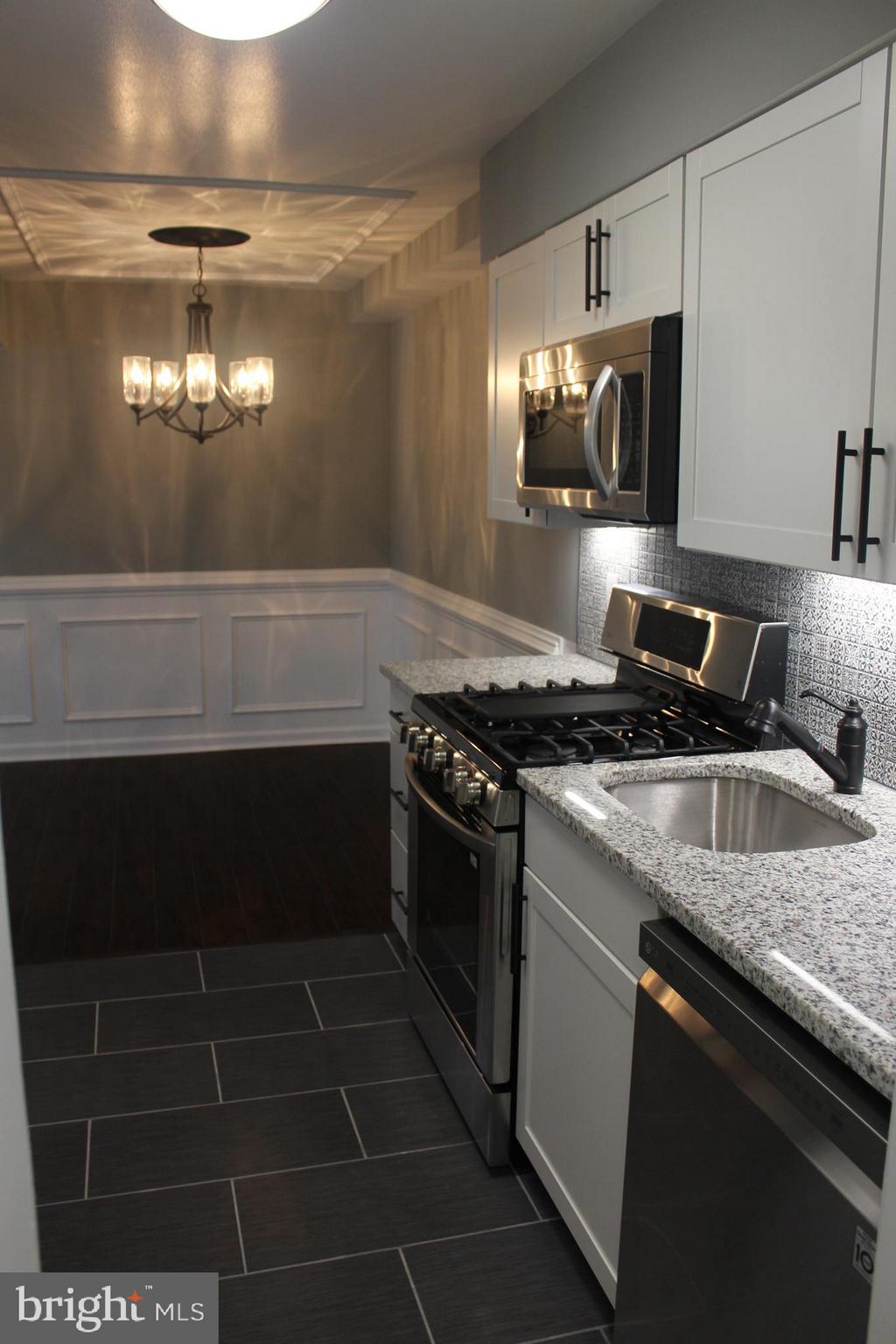 WHISKEY BOTTOM - Residential