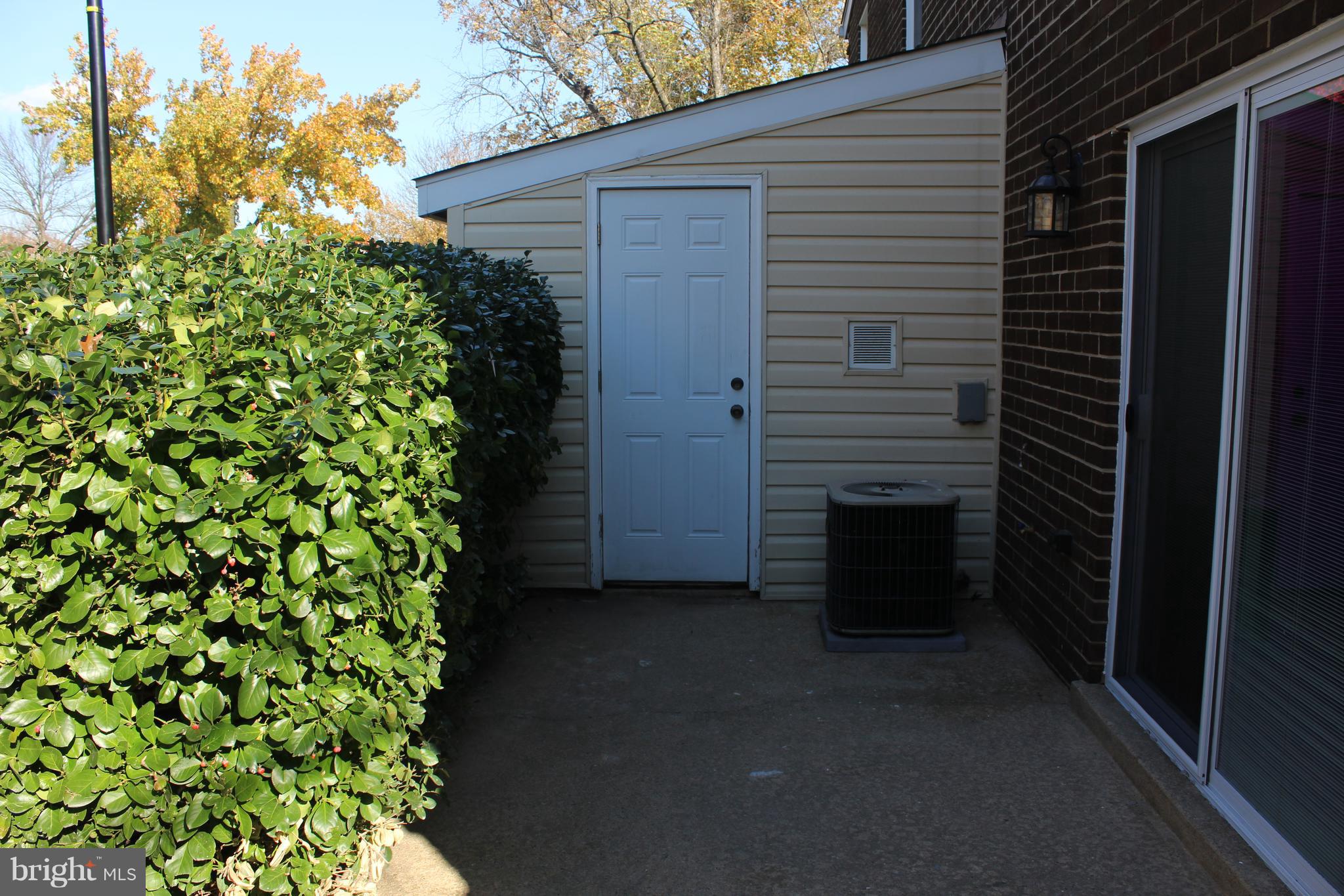 WHISKEY BOTTOM - Residential