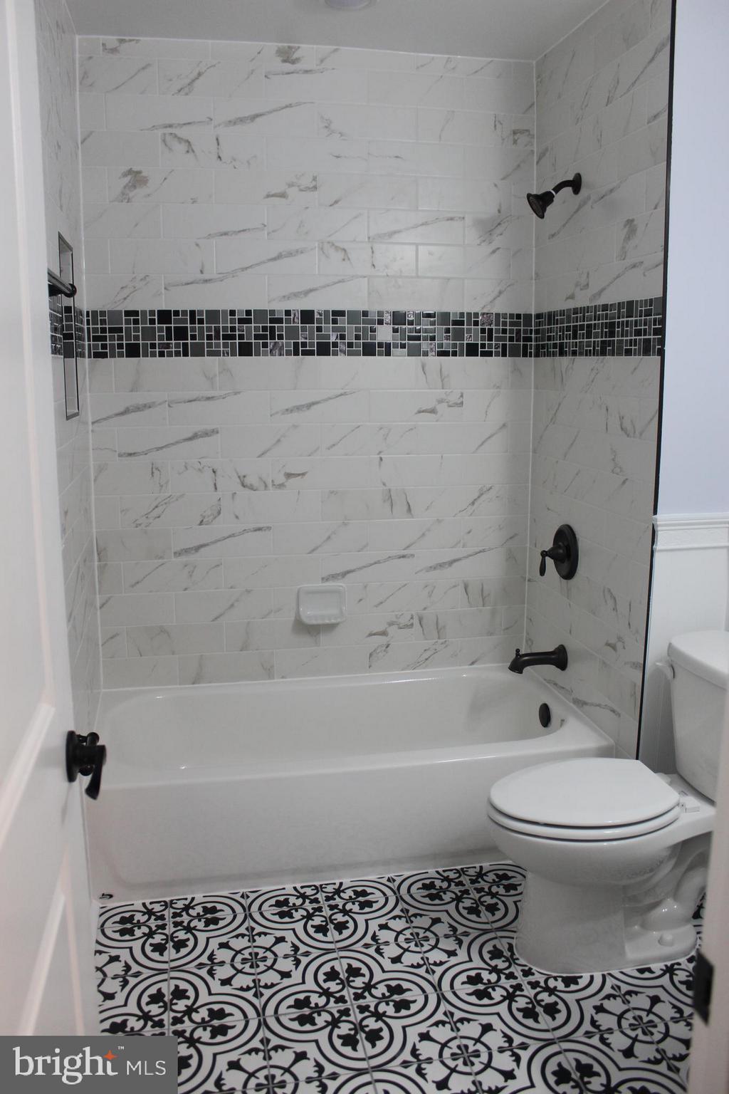 WHISKEY BOTTOM - Residential