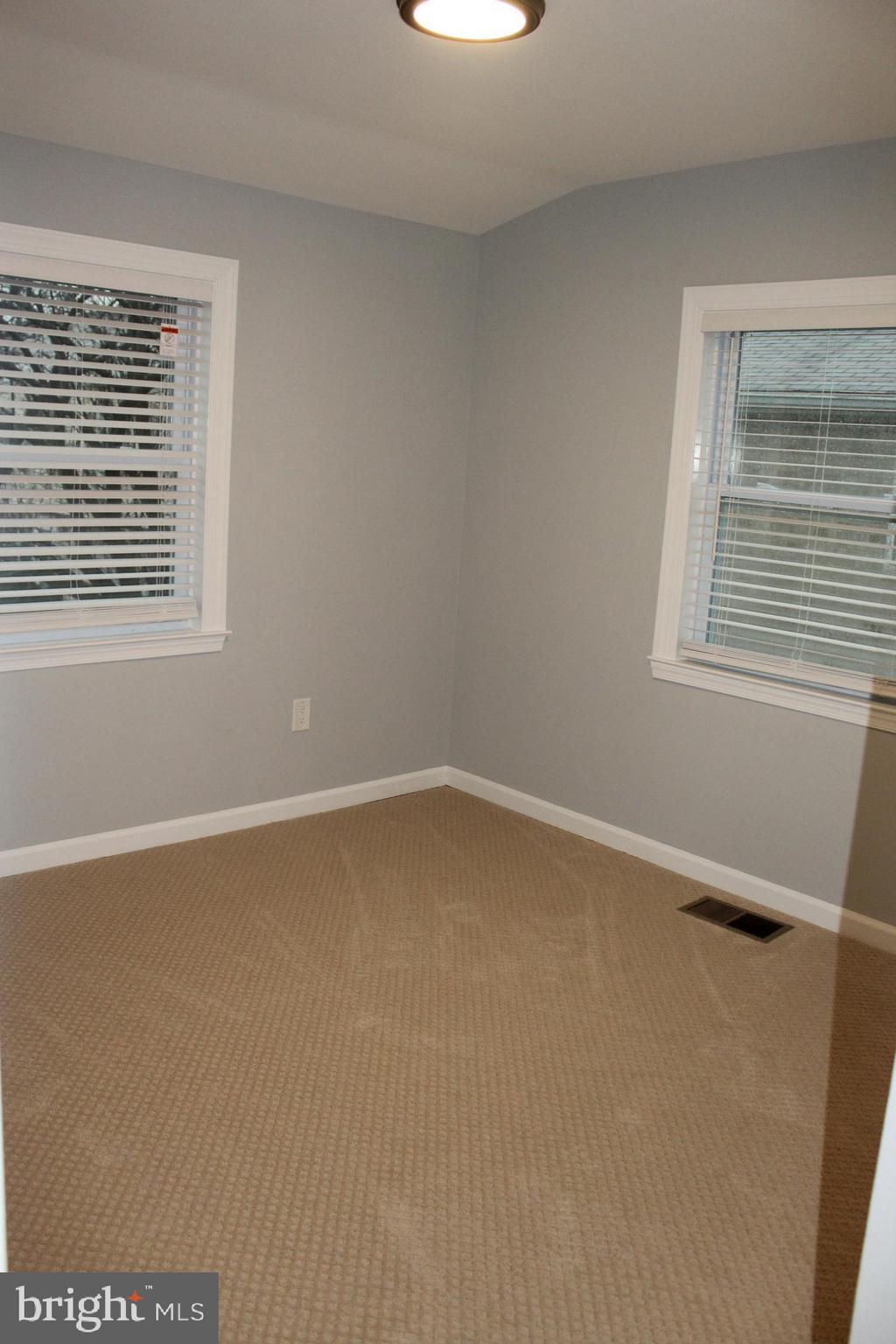 WHISKEY BOTTOM - Residential