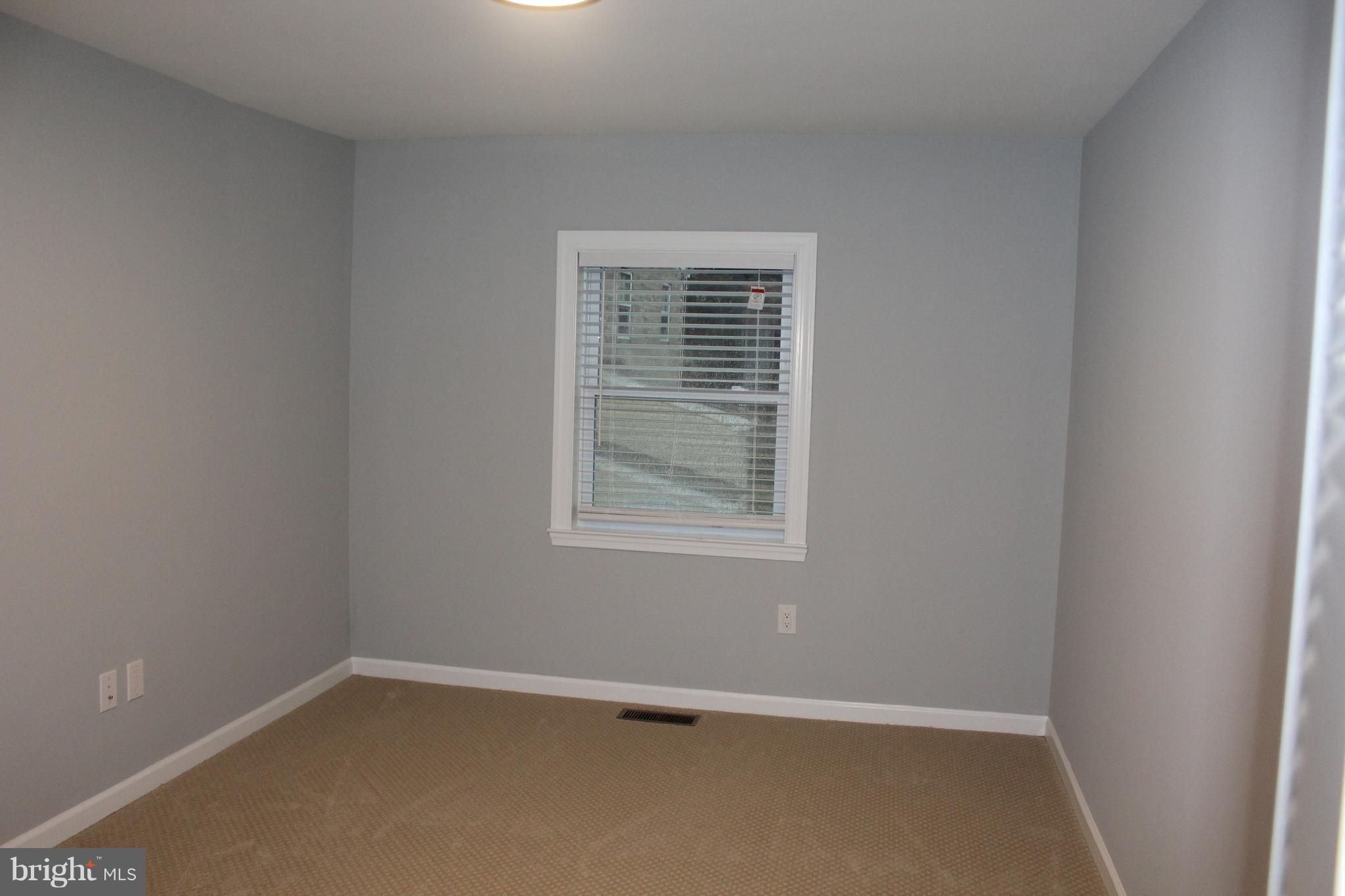 WHISKEY BOTTOM - Residential