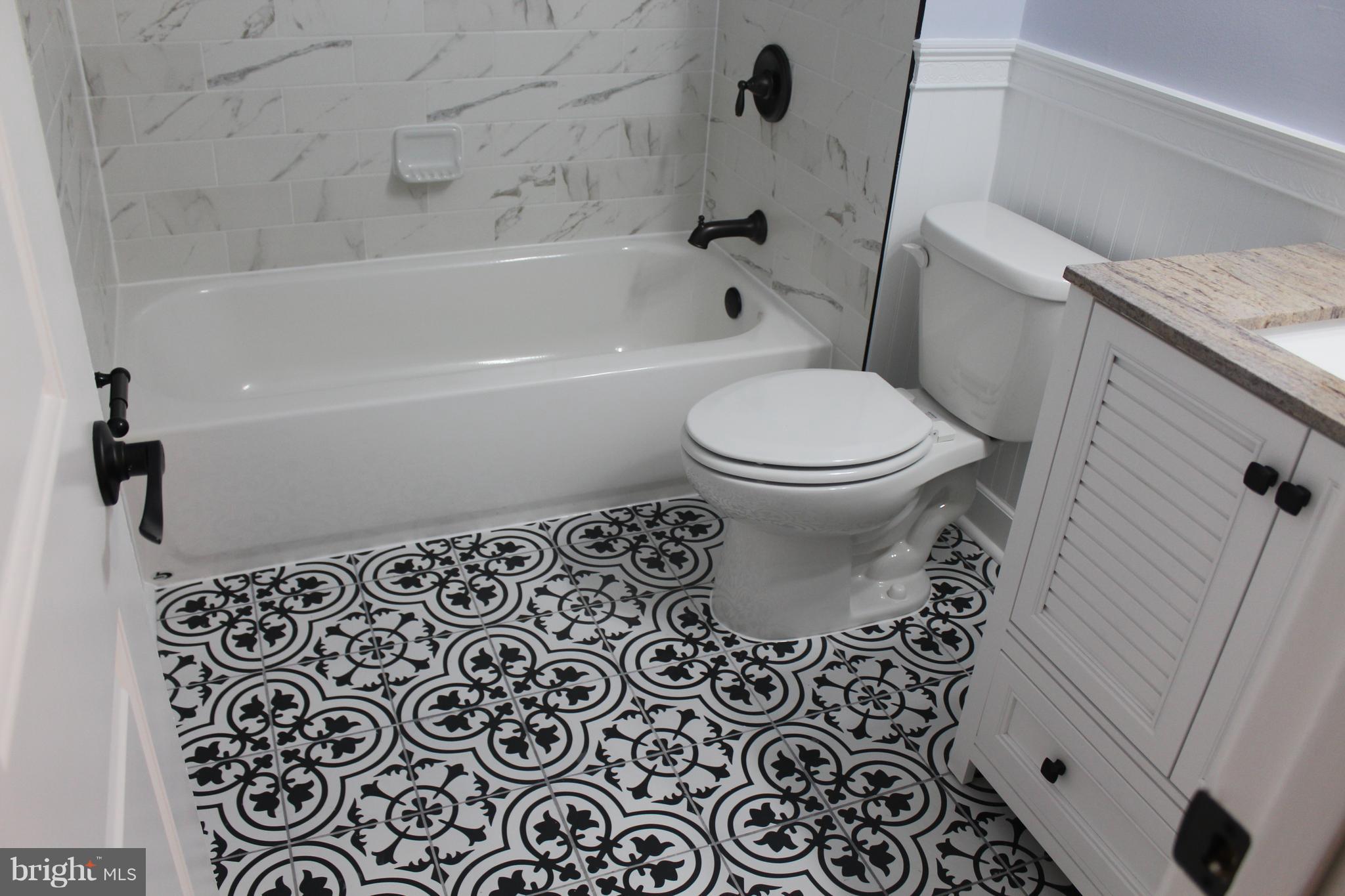 WHISKEY BOTTOM - Residential