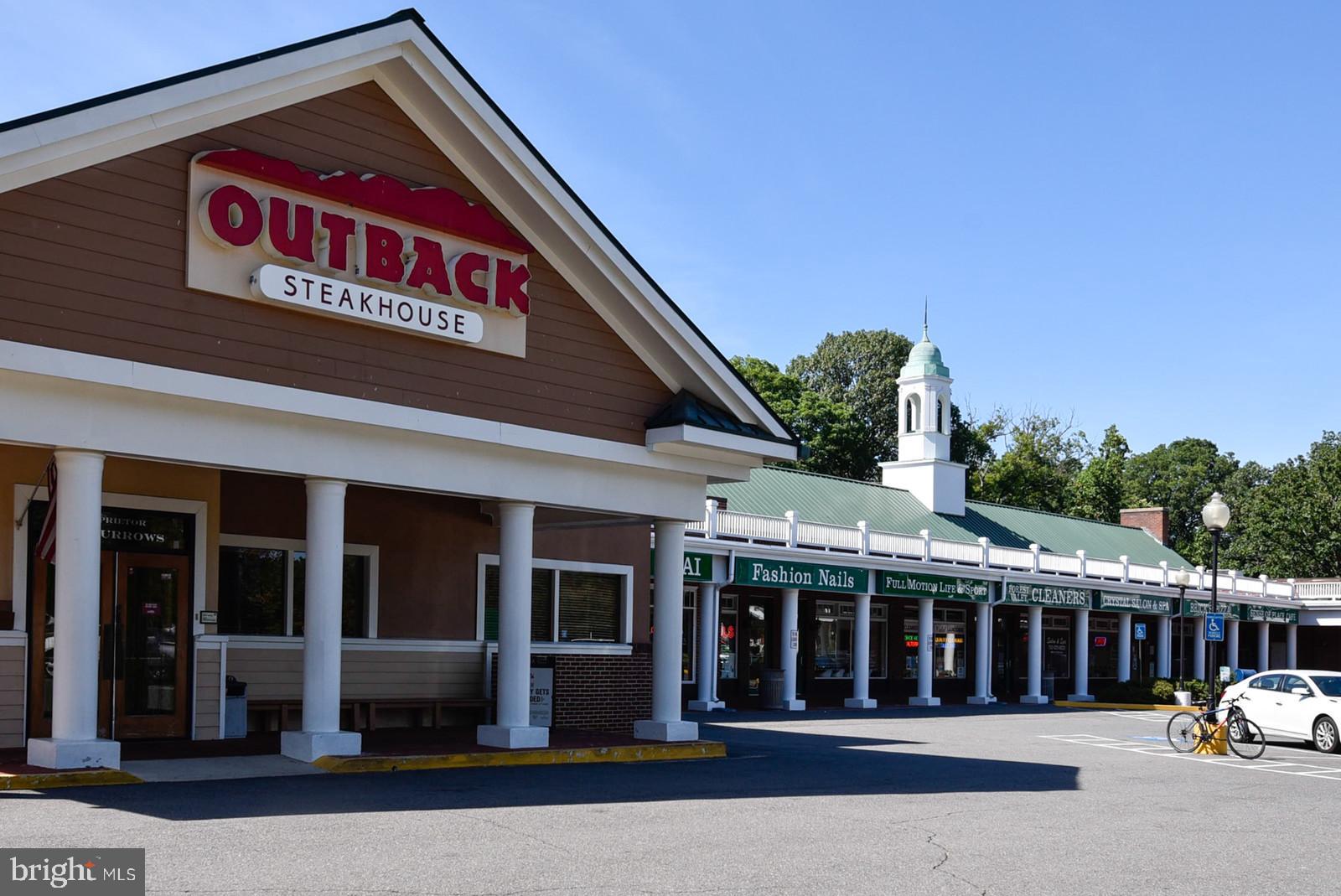 ARLINGTON OAKS - Residential Lease