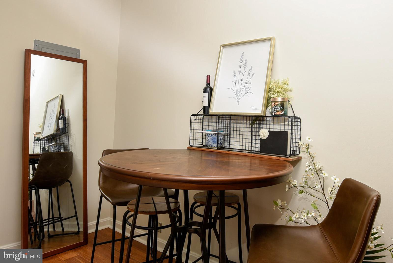 ARLINGTON OAKS - Residential Lease