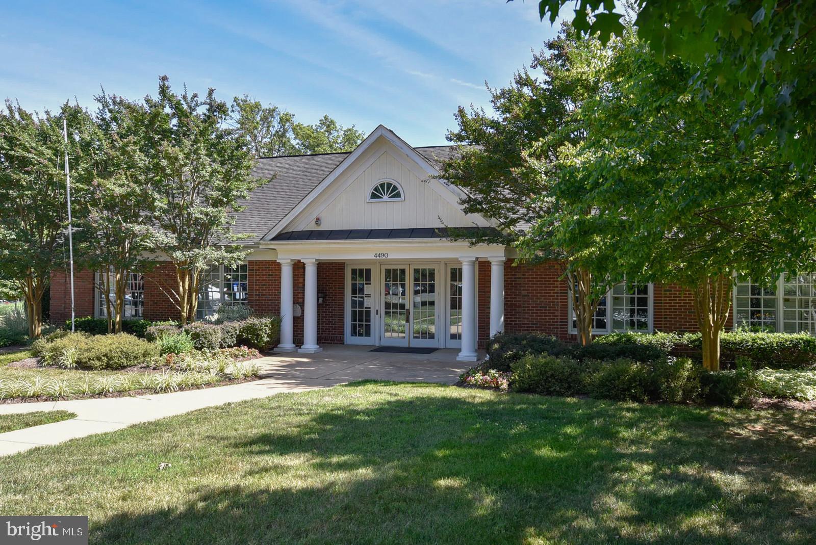 ARLINGTON OAKS - Residential Lease