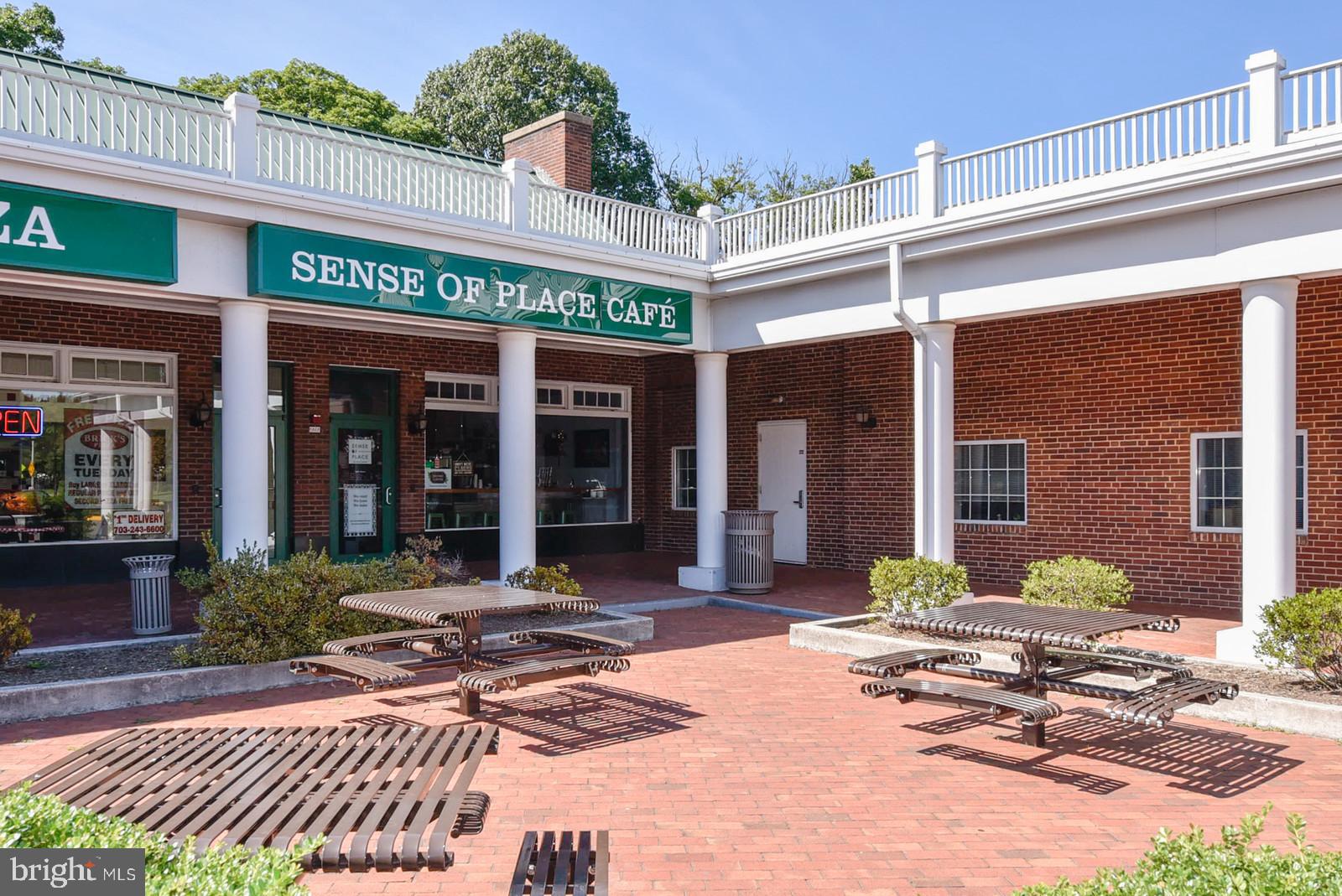 ARLINGTON OAKS - Residential Lease