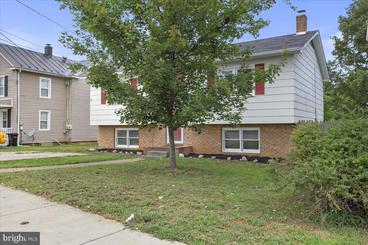 966 WOODSTOCK LANE